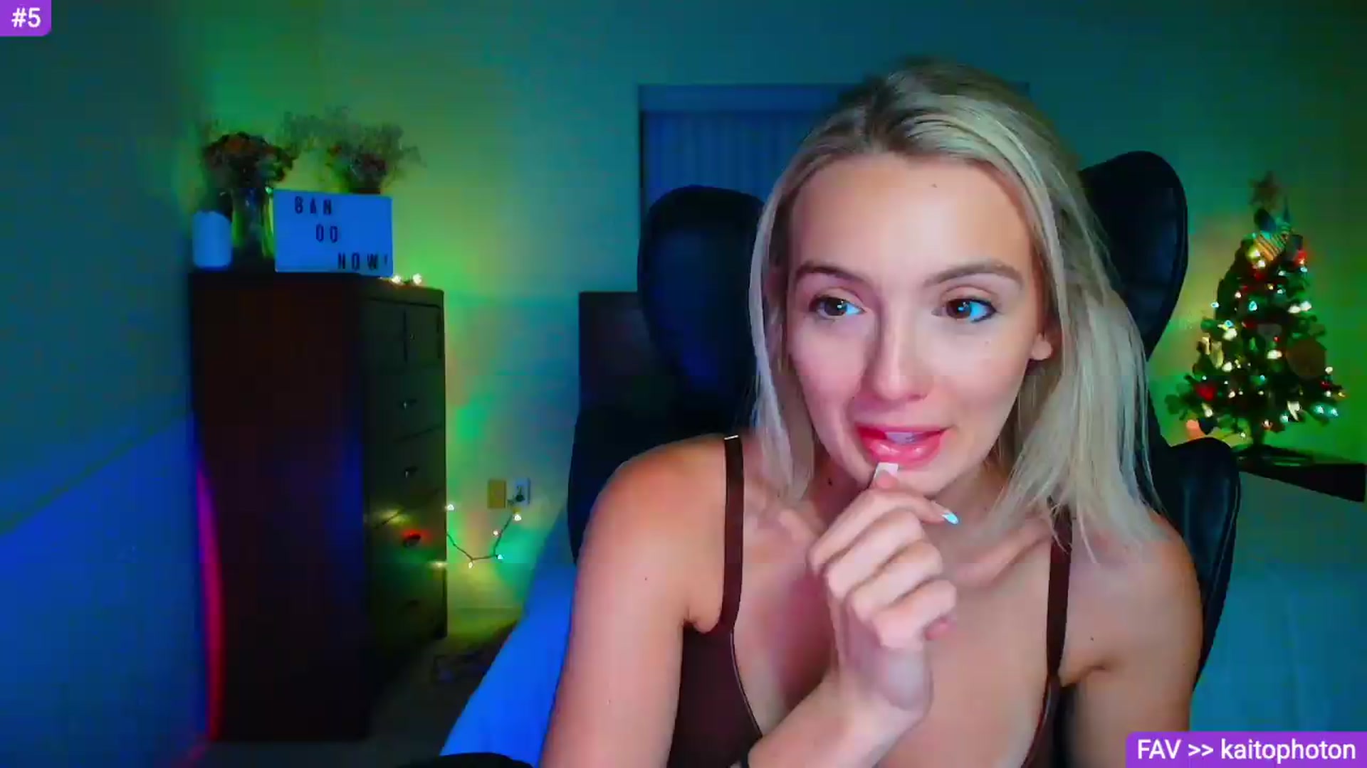 Gallery image thumbnail from Sammy_gray's myfreecams stream on, 07/10/2026, 03:21 image 5 of 20