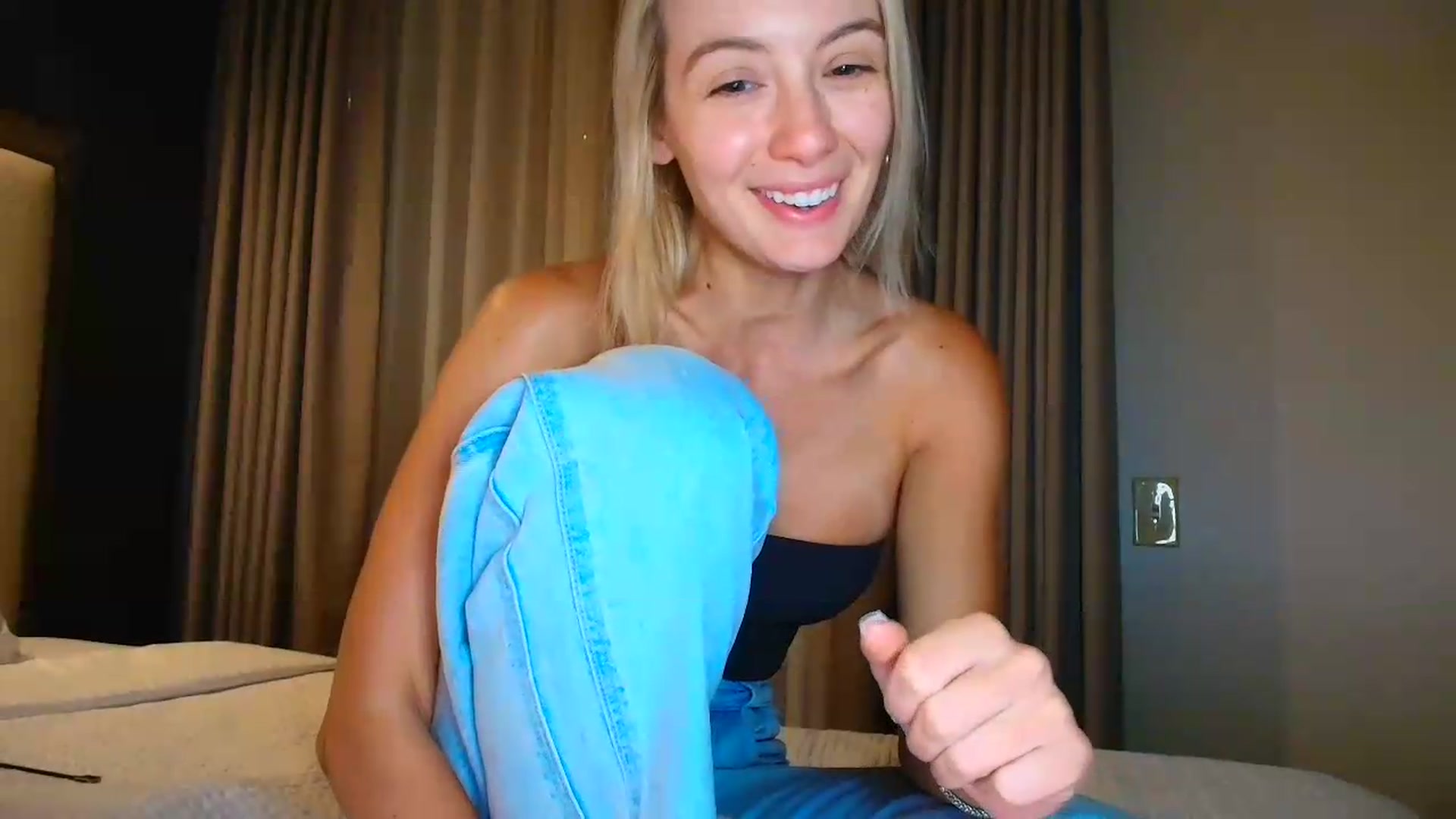 Gallery image thumbnail from Sammy_gray's myfreecams stream on, 07/11/2026, 06:54 image 5 of 20