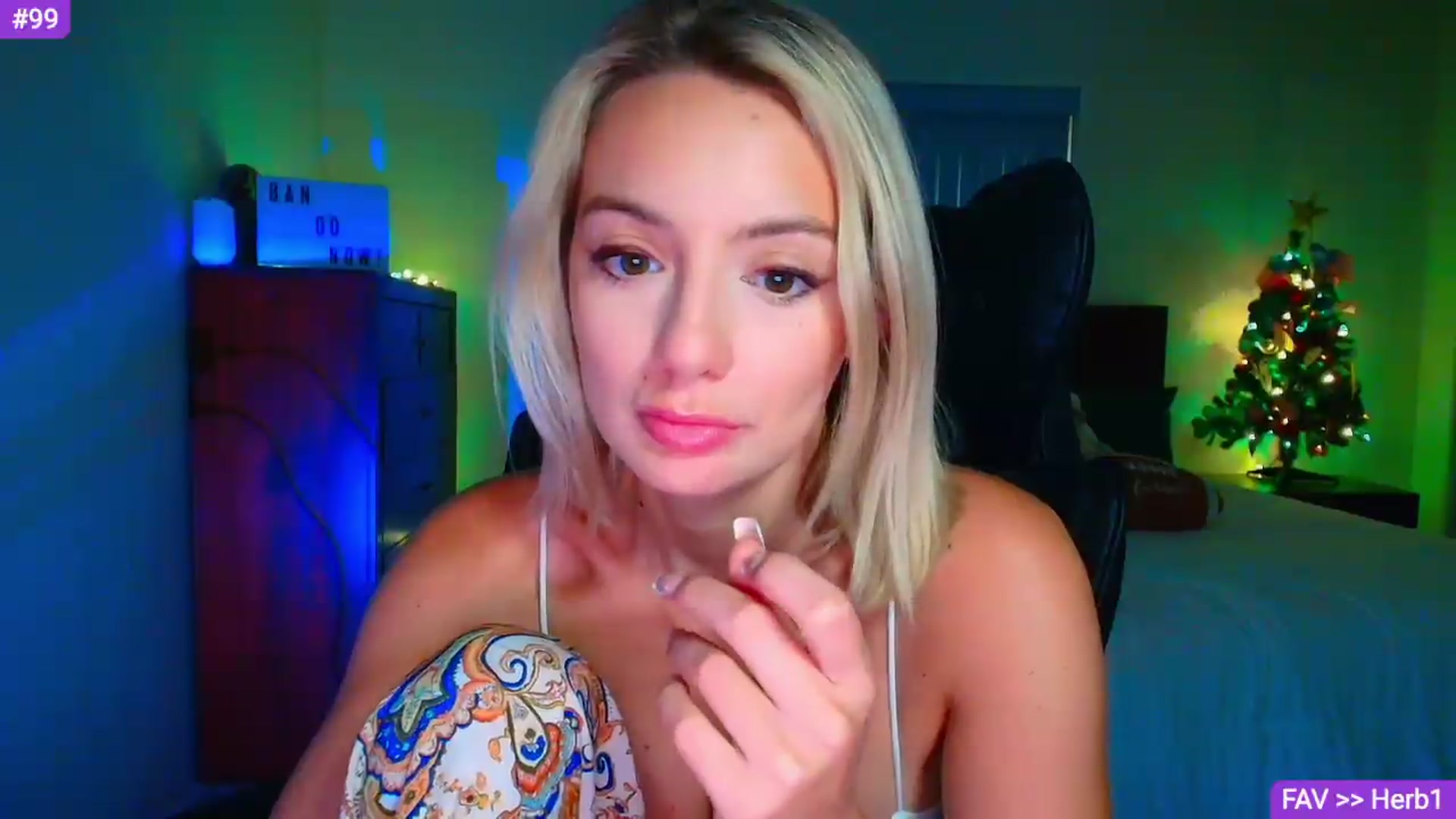 Gallery image thumbnail from Sammy_gray's myfreecams stream on, 08/04/2026, 02:27 image 15 of 20