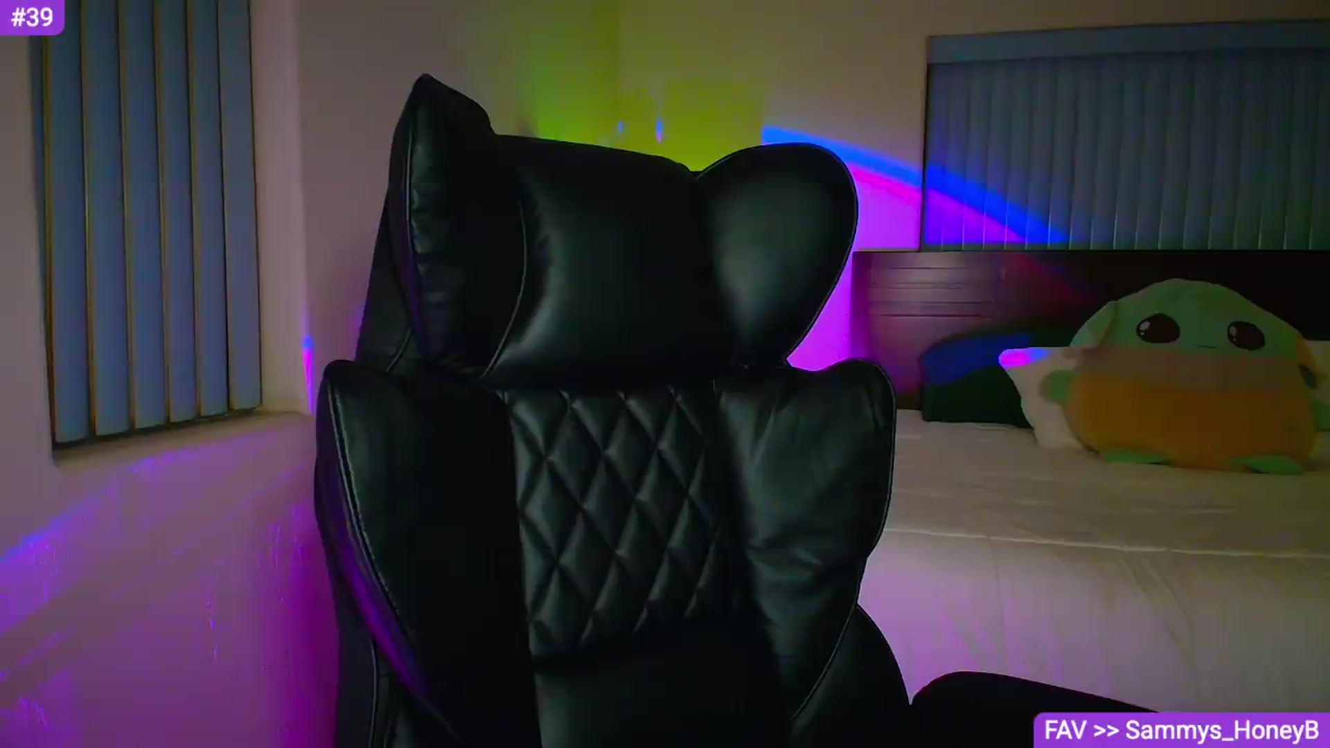 Gallery image thumbnail from Sammy_gray's myfreecams stream on, 08/05/2026, 05:50 image 19 of 20