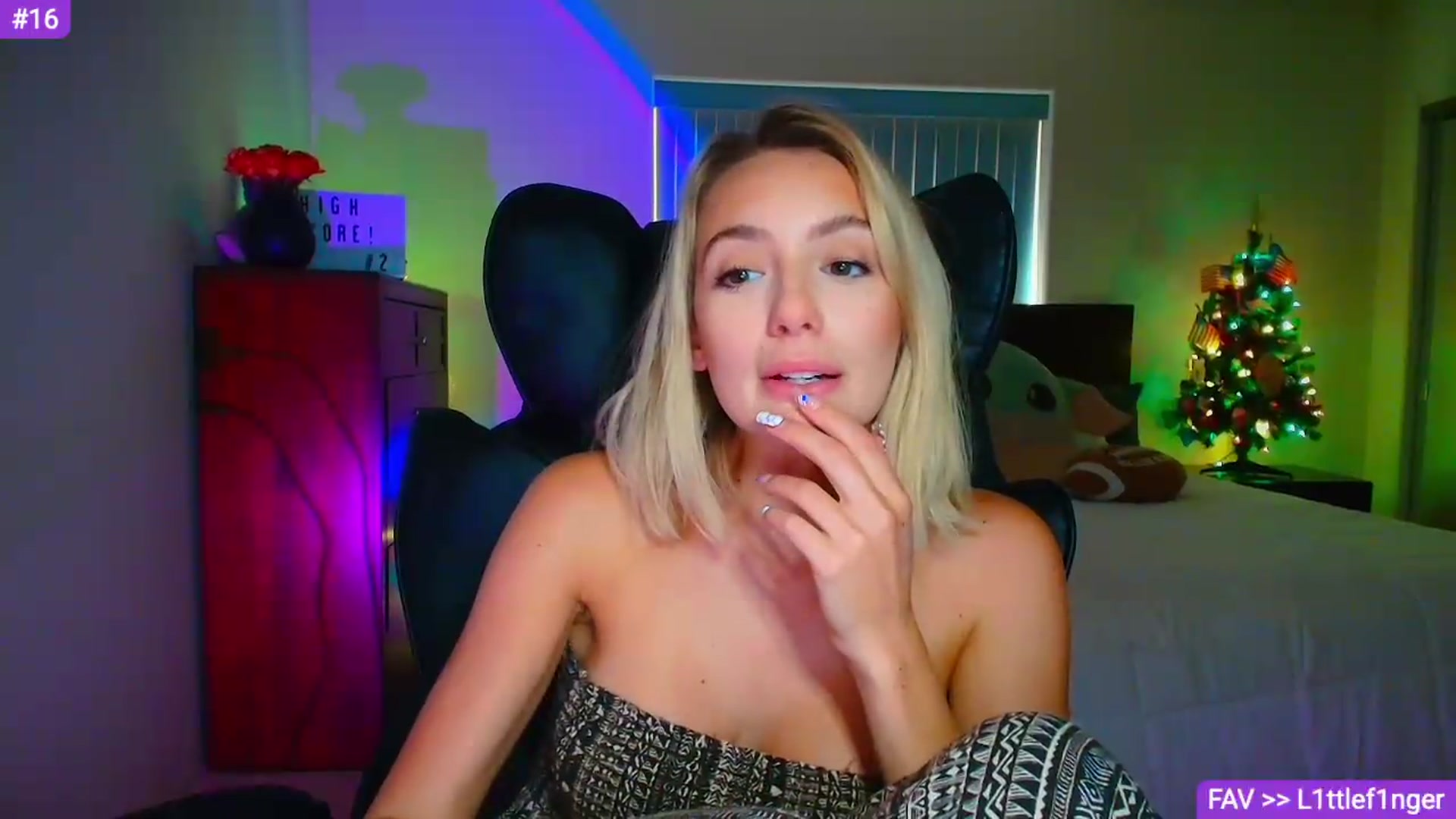 Gallery image thumbnail from Sammy_gray's myfreecams stream on, 08/31/2026, 24:01 image 4 of 20