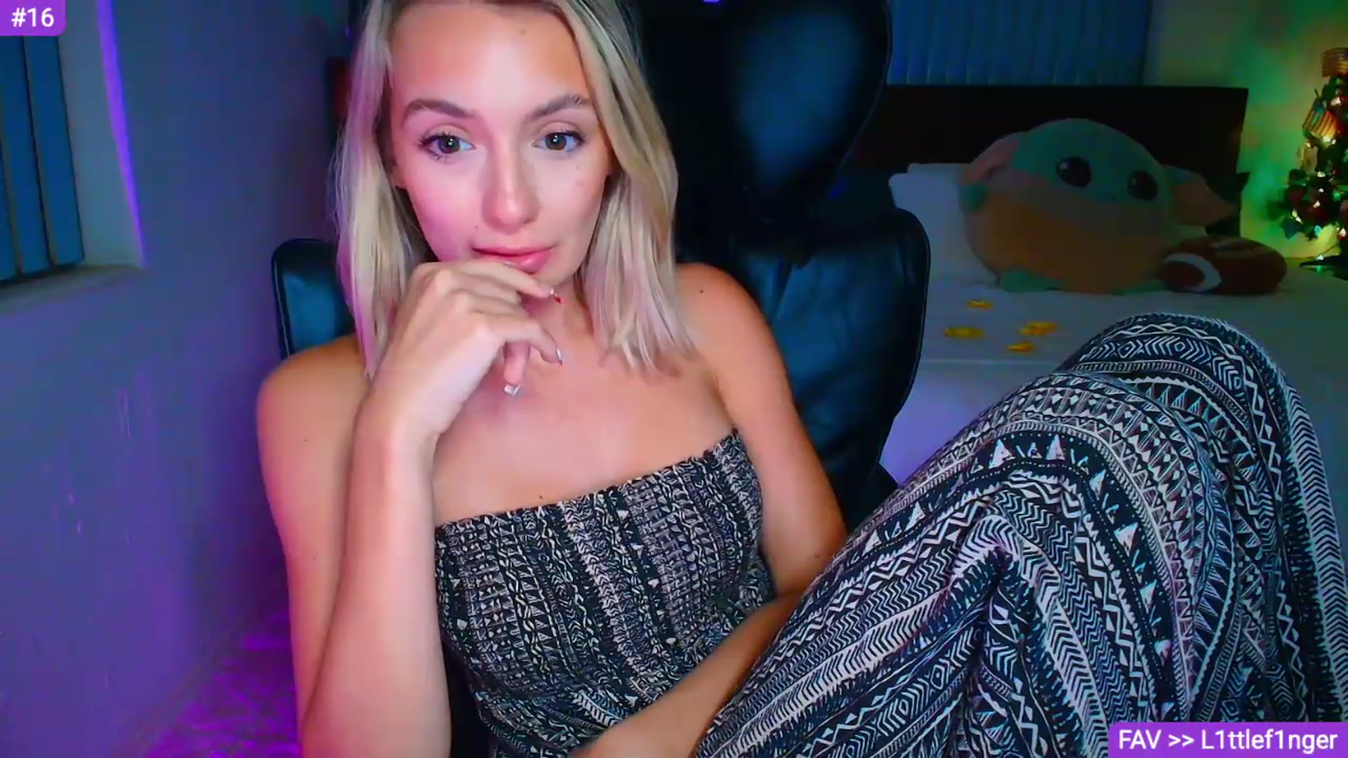 Gallery image thumbnail from Sammy_gray's myfreecams stream on, 08/31/2026, 02:51 image 6 of 20