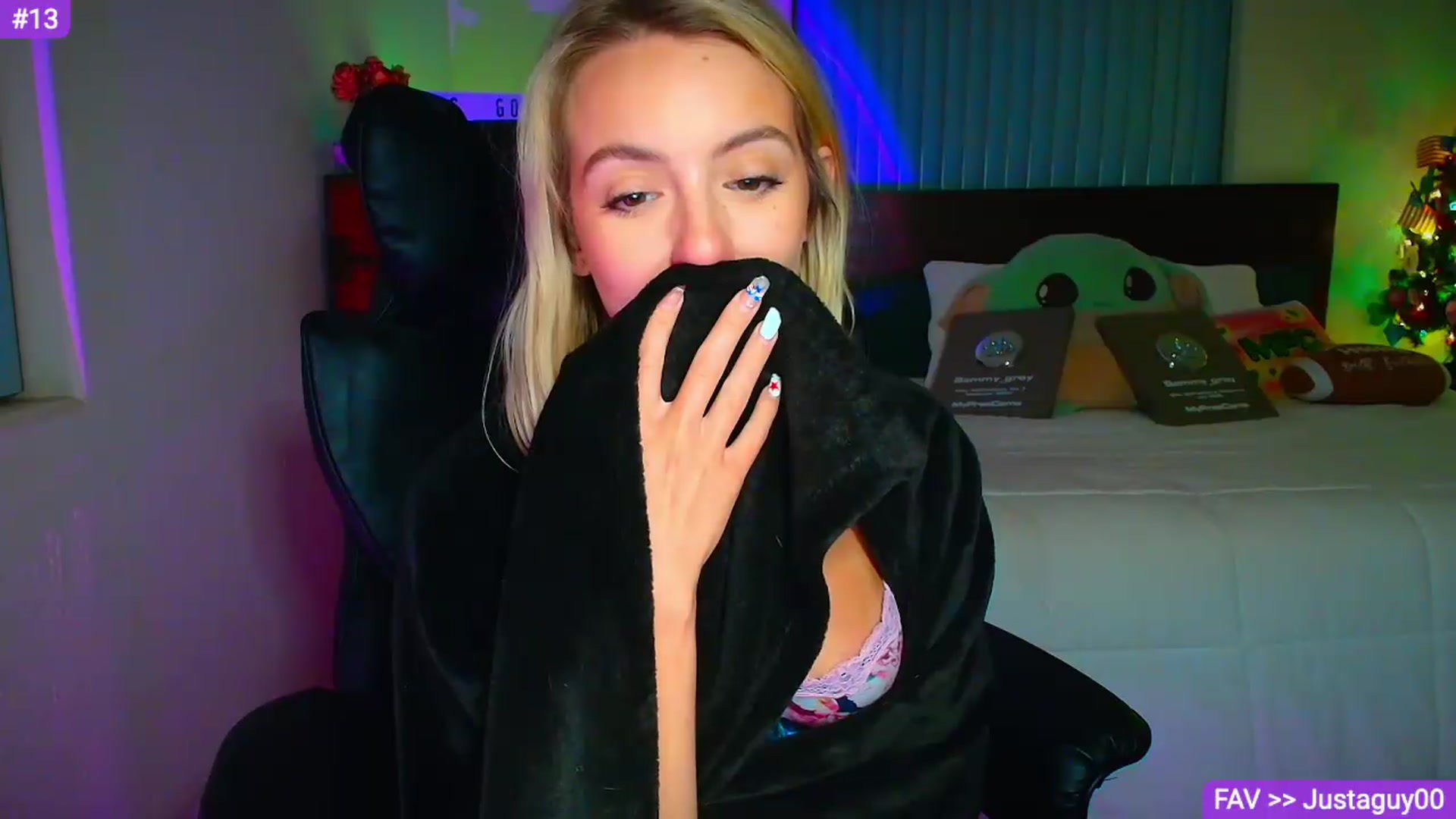 Gallery image thumbnail from Sammy_gray's myfreecams stream on, 09/10/2026, 08:35 image 19 of 20