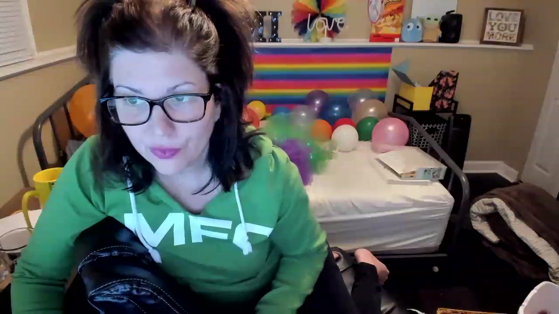 Gallery image thumbnail from Samtastic_'s myfreecams stream on, 03/21/2023, 24:55 image 19 of 20