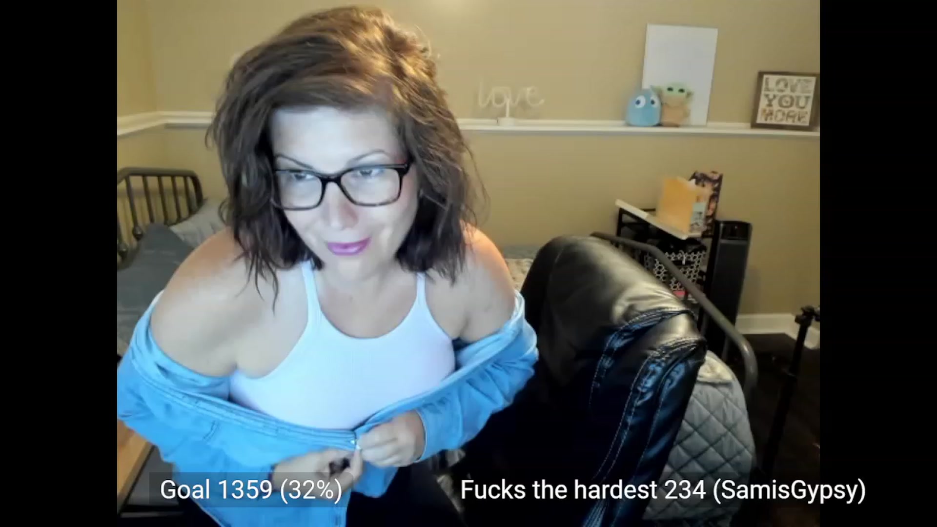 Gallery image thumbnail from Samtastic_'s myfreecams stream on, 08/08/2023, 23:45 image 1 of 20