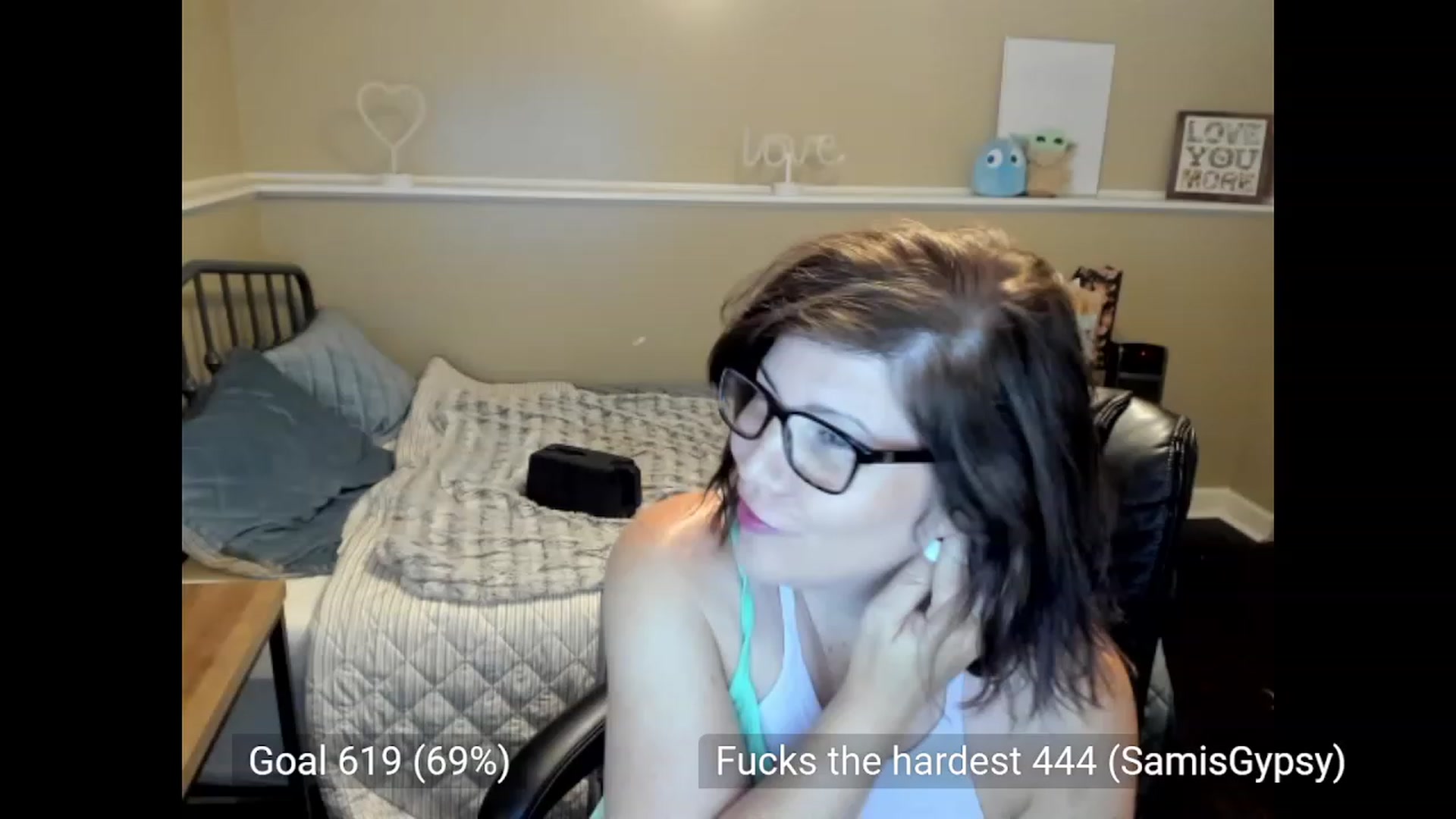 Gallery image thumbnail from Samtastic_'s myfreecams stream on, 08/08/2023, 23:45 image 17 of 20