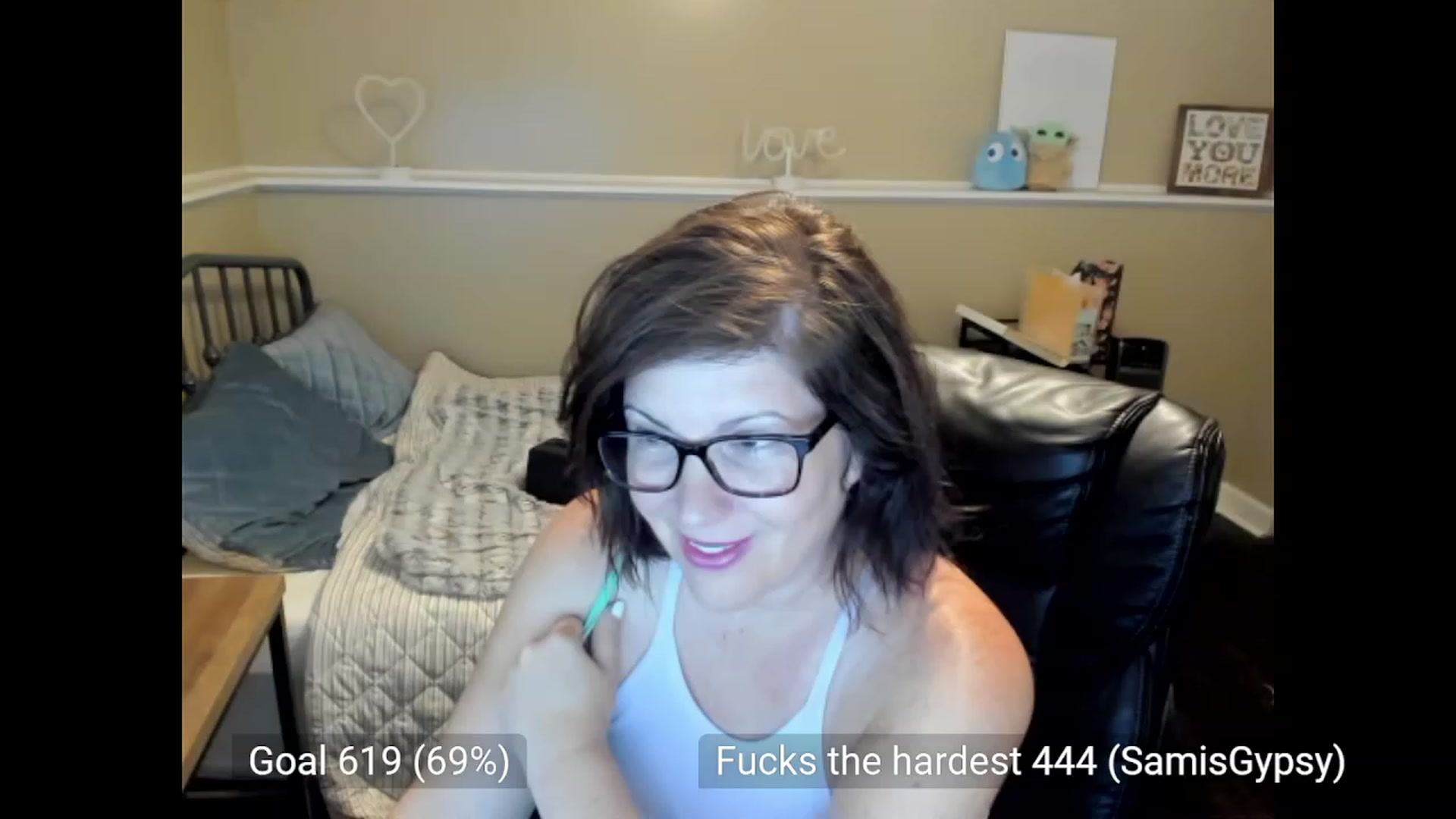 Gallery image thumbnail from Samtastic_'s myfreecams stream on, 08/08/2023, 23:45 image 18 of 20