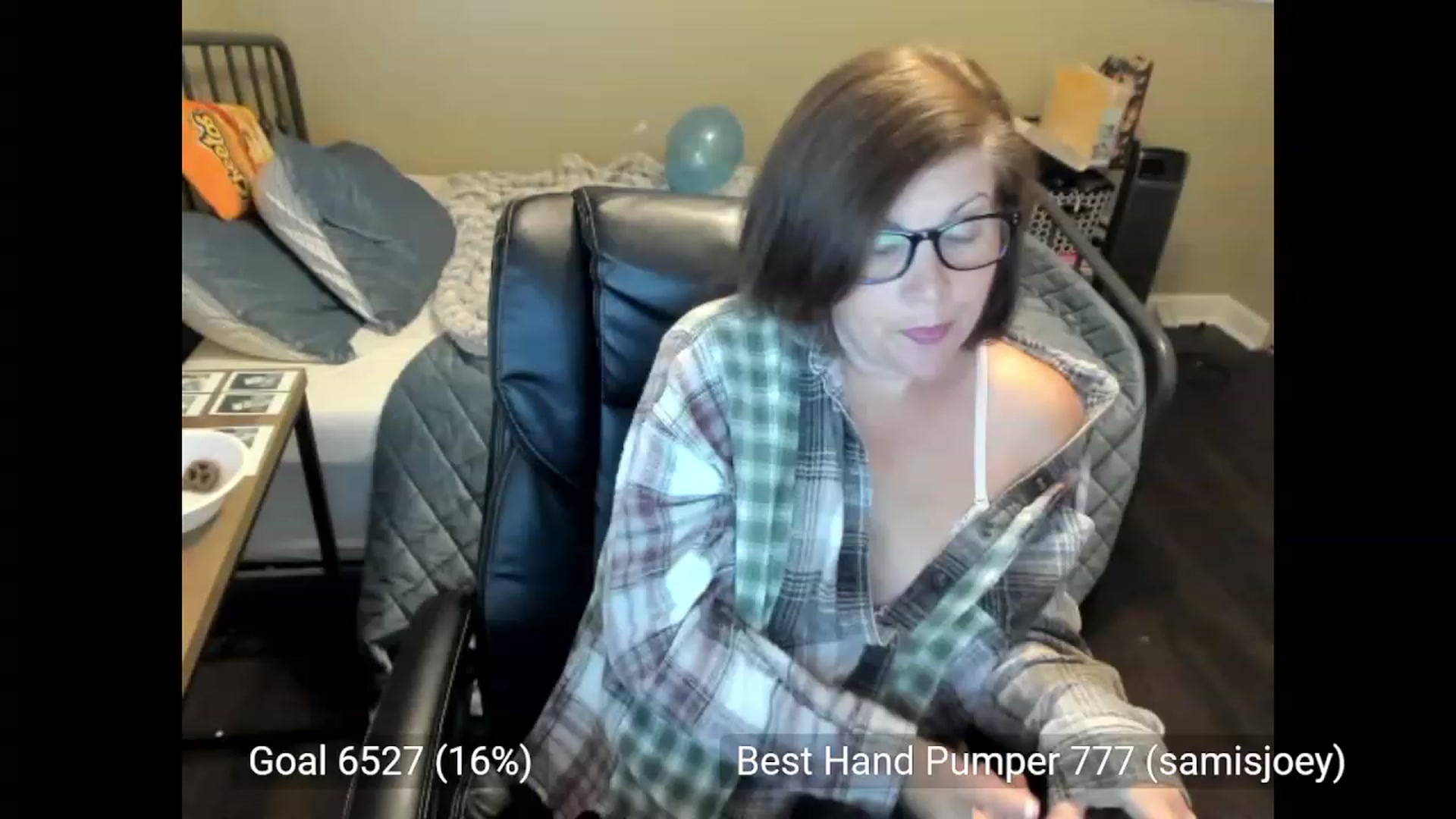 Gallery image thumbnail from Samtastic_'s myfreecams stream on, 09/09/2023, 24:00 image 6 of 20