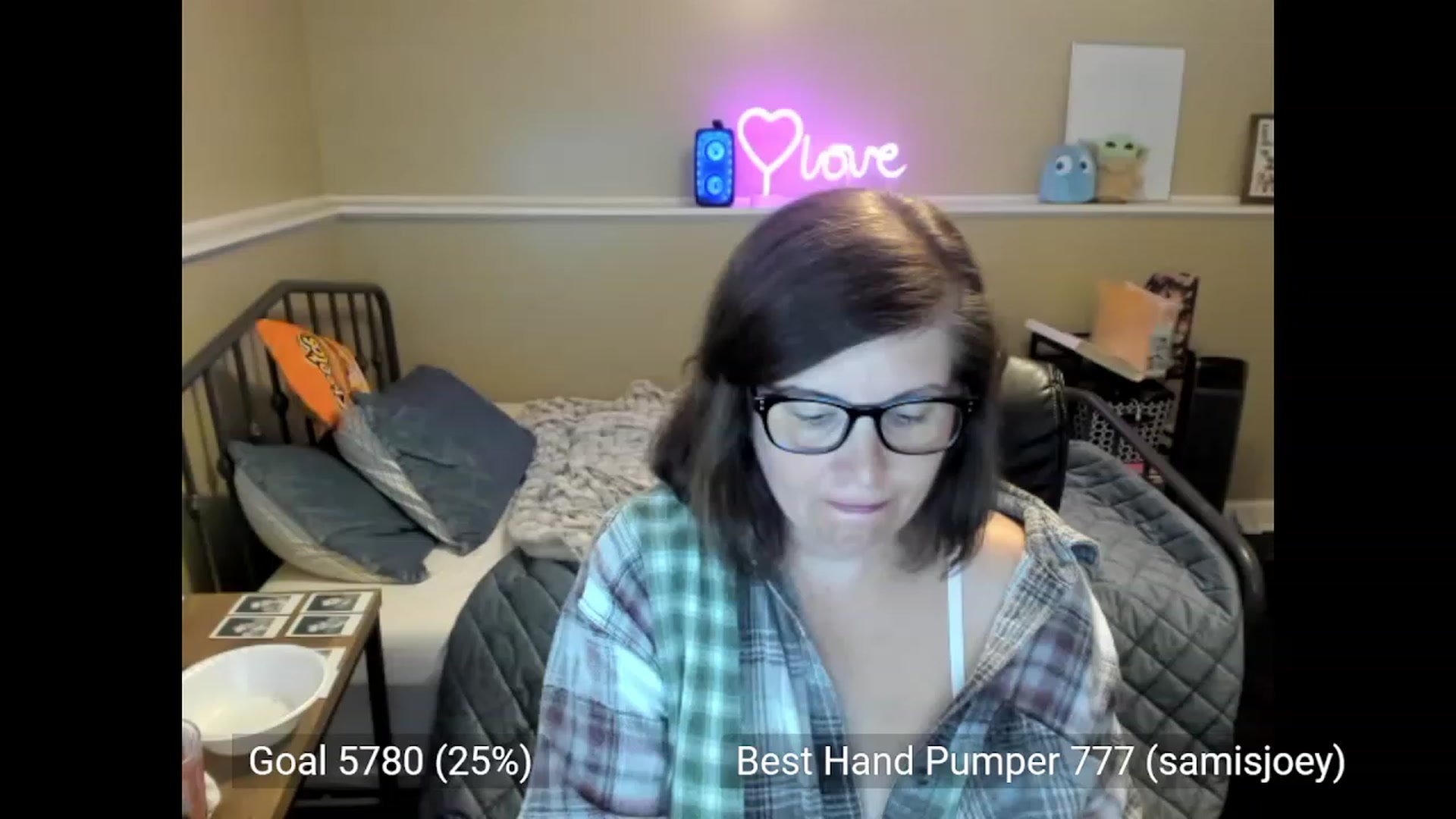 Gallery image thumbnail from Samtastic_'s myfreecams stream on, 09/09/2023, 24:00 image 10 of 20