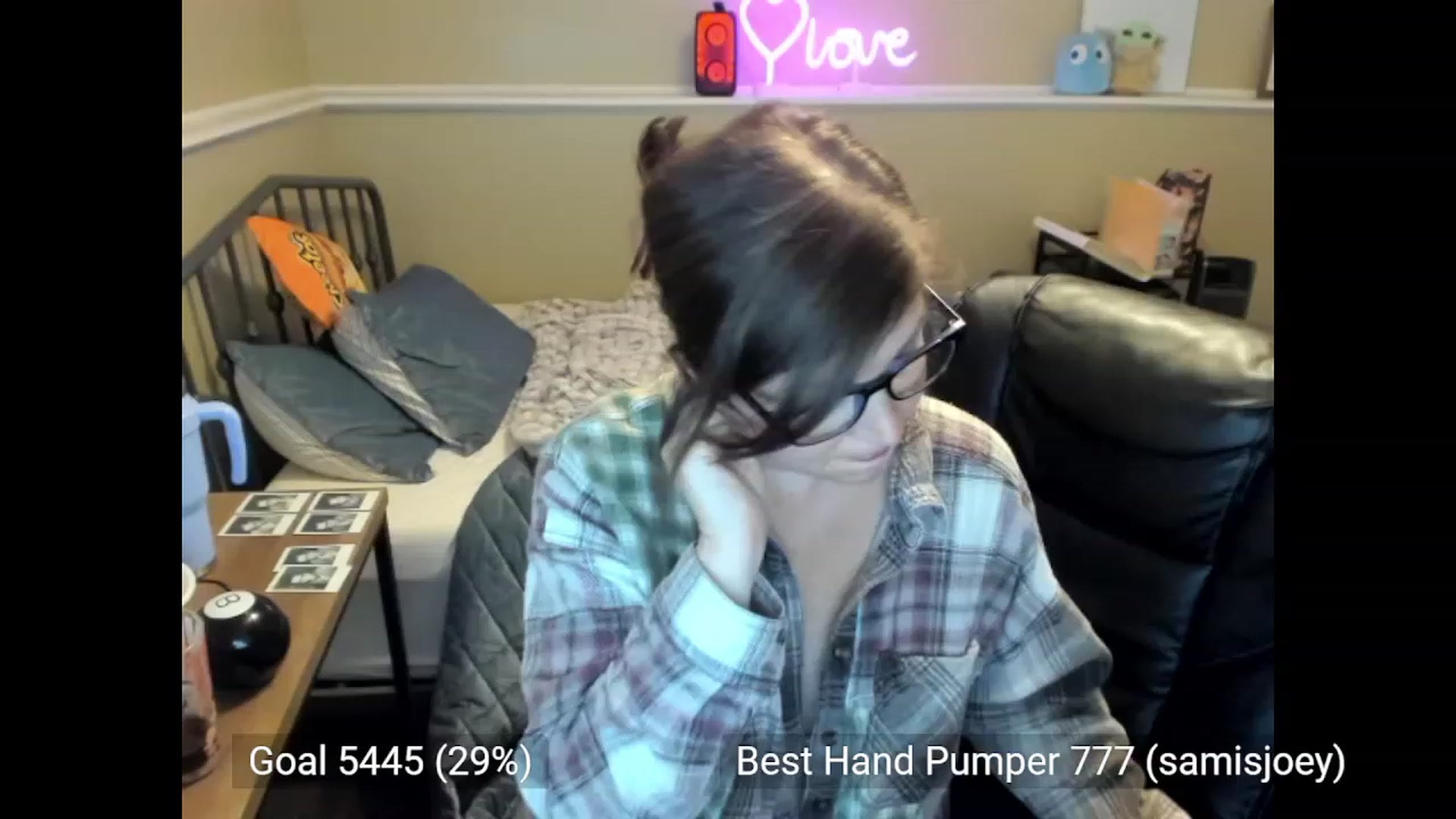 Gallery image thumbnail from Samtastic_'s myfreecams stream on, 09/09/2023, 24:00 image 15 of 20