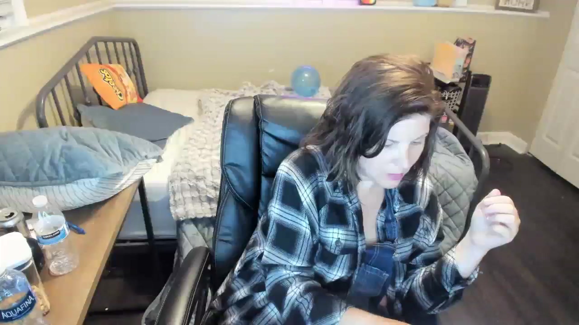 Gallery image thumbnail from Samtastic_'s myfreecams stream on, 09/13/2023, 24:20 image 3 of 20
