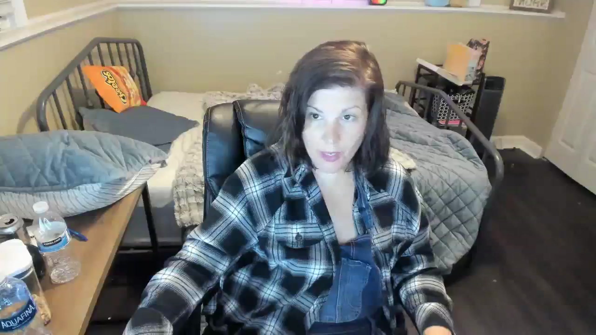 Gallery image thumbnail from Samtastic_'s myfreecams stream on, 09/13/2023, 24:20 image 13 of 20