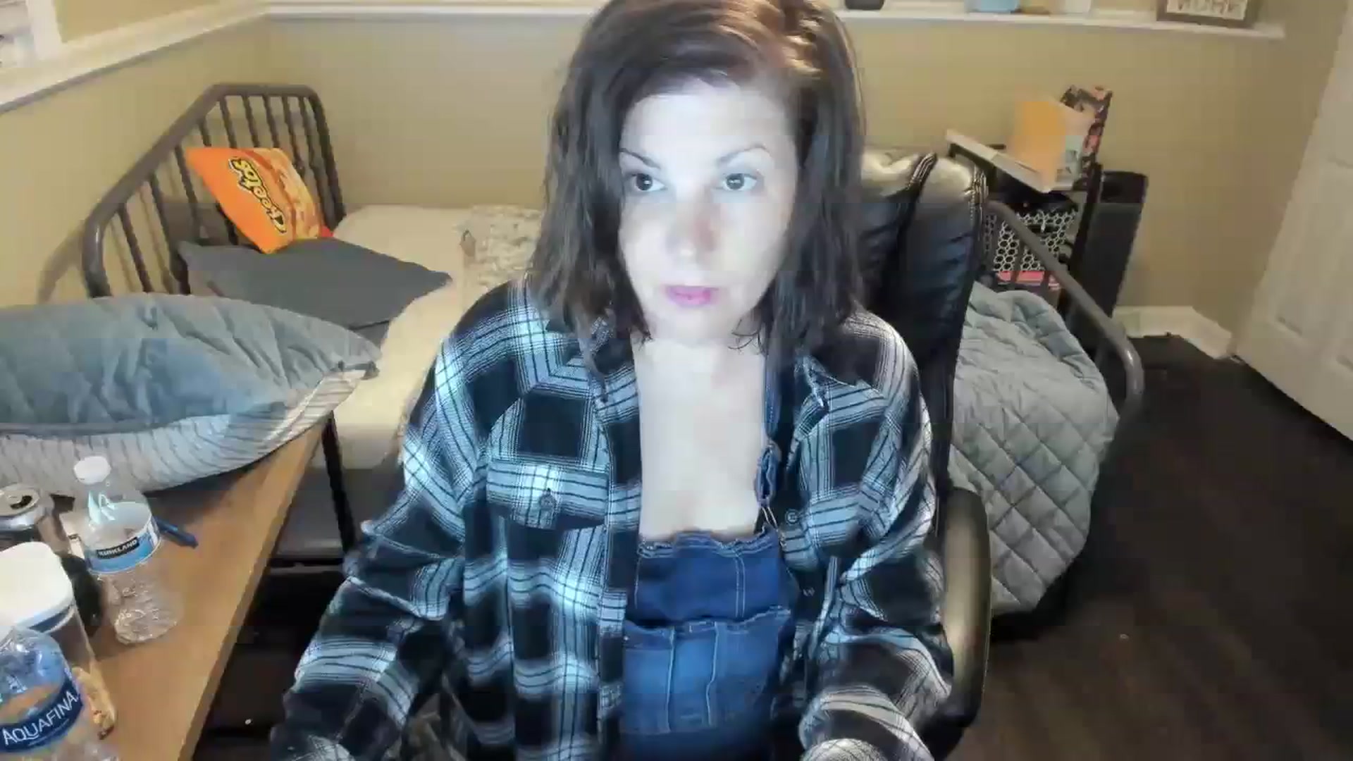 Gallery image thumbnail from Samtastic_'s myfreecams stream on, 09/13/2023, 24:20 image 20 of 20