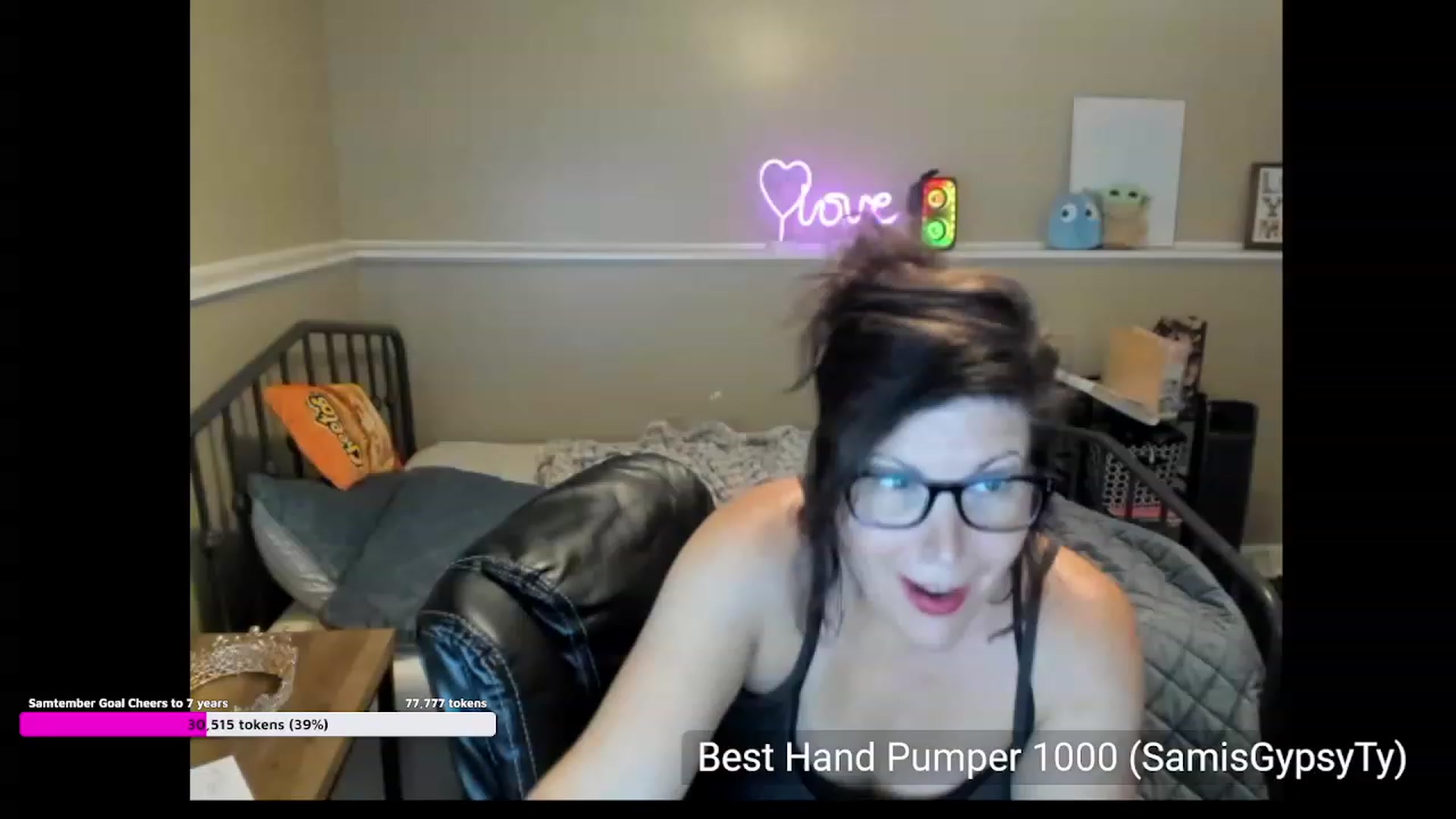 Gallery image thumbnail from Samtastic_'s myfreecams stream on, 09/19/2023, 24:18 image 9 of 20