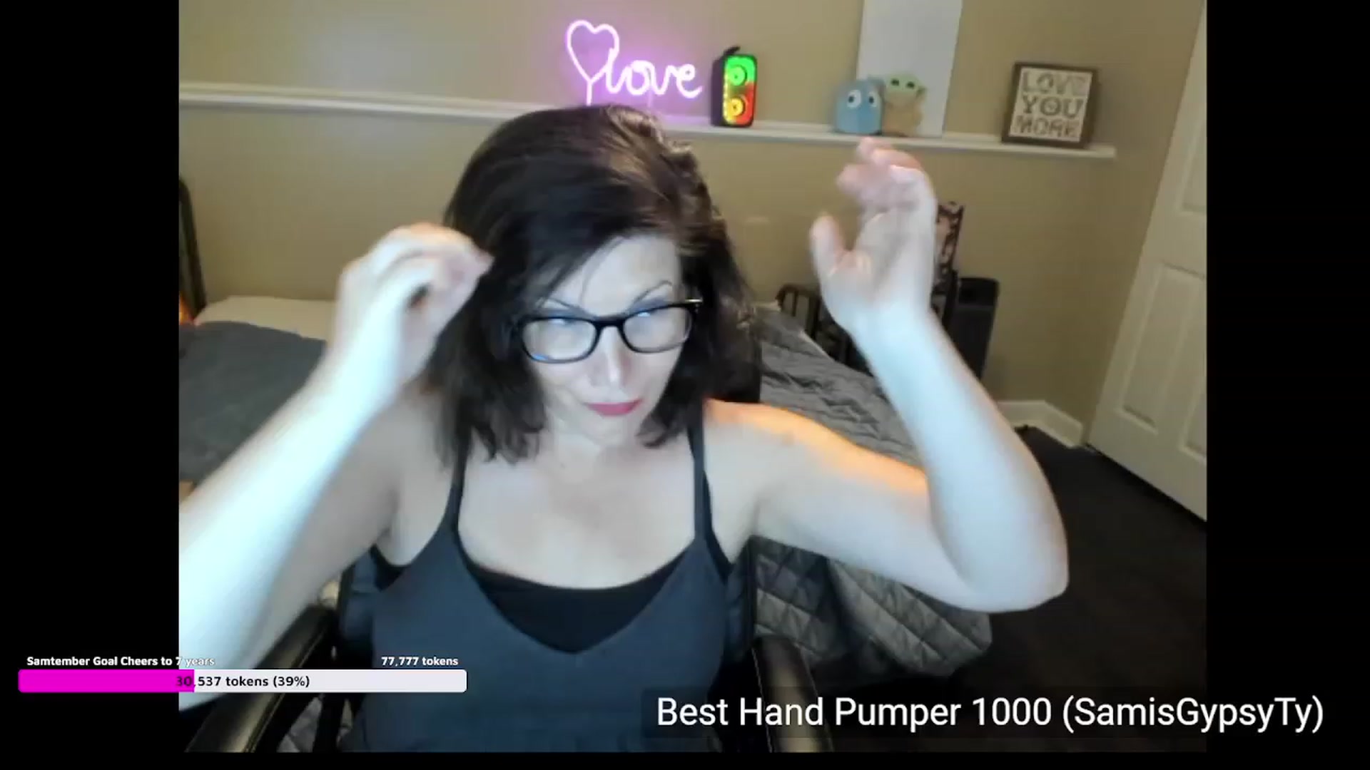 Gallery image thumbnail from Samtastic_'s myfreecams stream on, 09/19/2023, 24:18 image 10 of 20