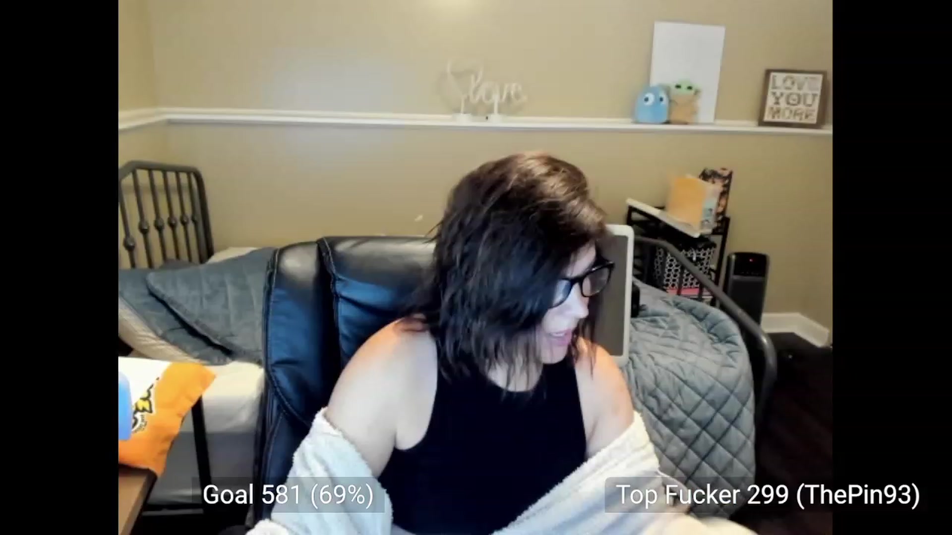 Gallery image thumbnail from Samtastic_'s myfreecams stream on, 10/04/2023, 24:16 image 10 of 20