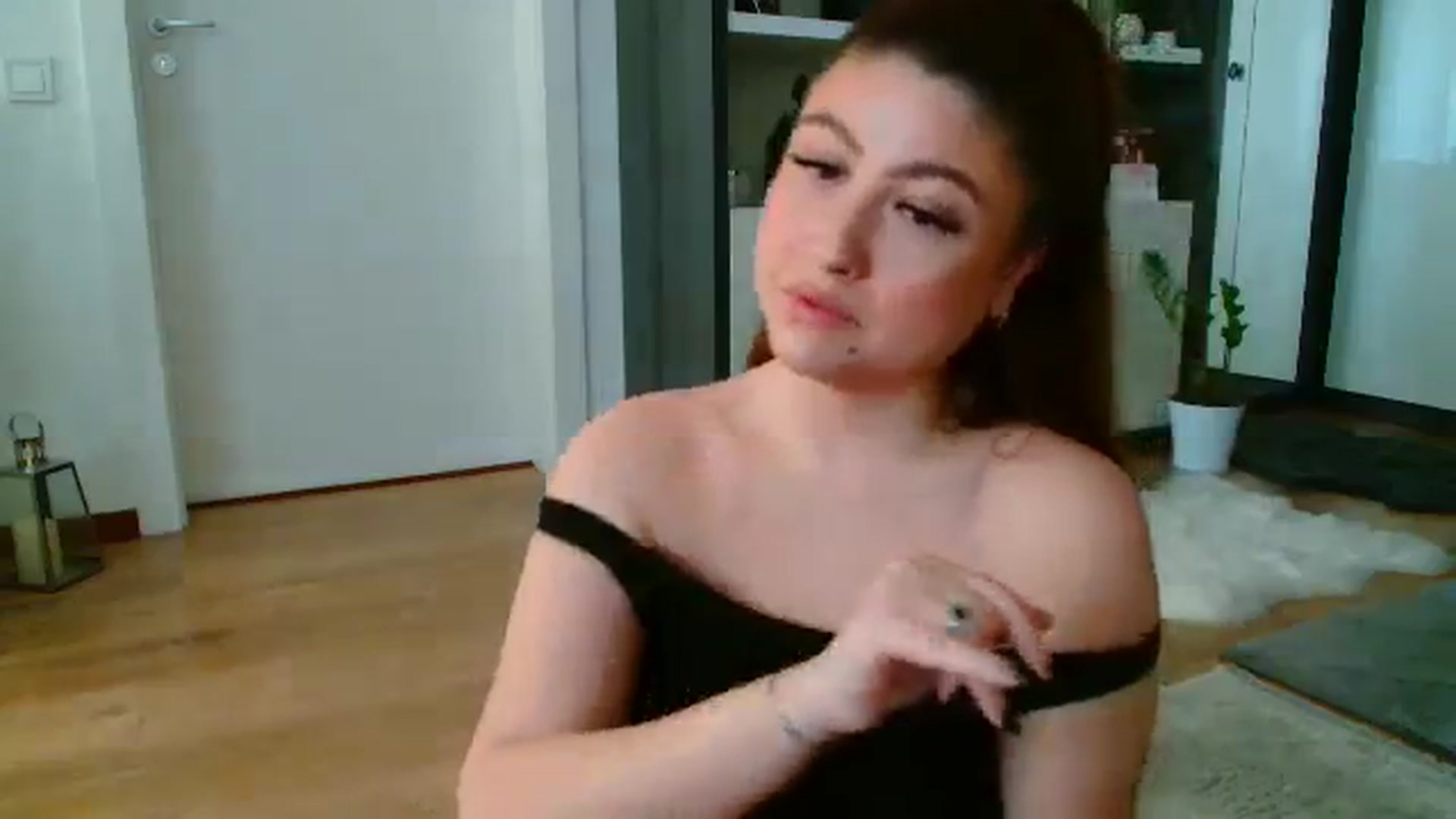 Gallery image thumbnail from SamyraX's myfreecams stream on, 02/25/2026, 16:00 image 11 of 20