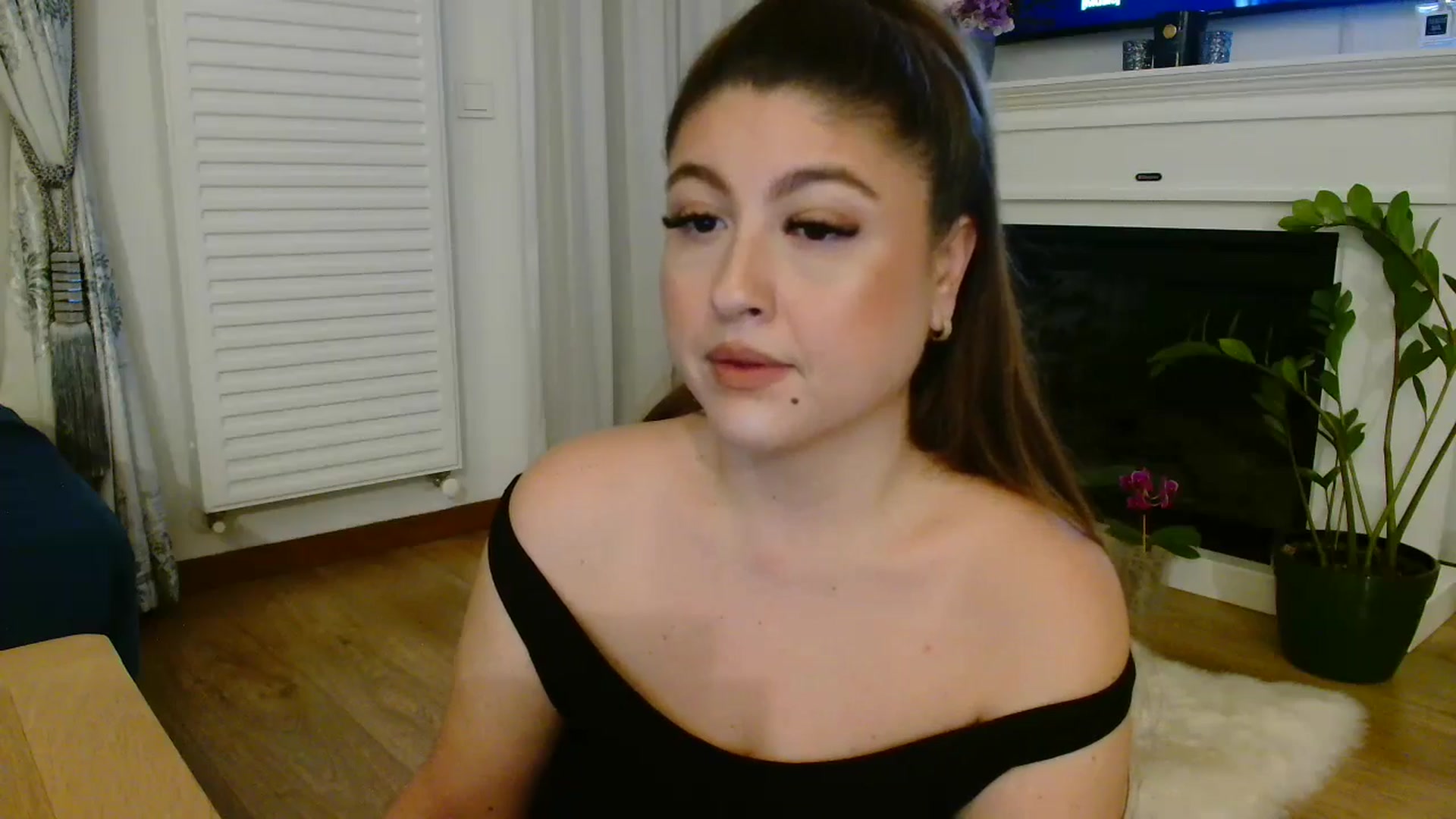 Gallery image thumbnail from SamyraX's myfreecams stream on, 02/25/2026, 17:42 image 4 of 20