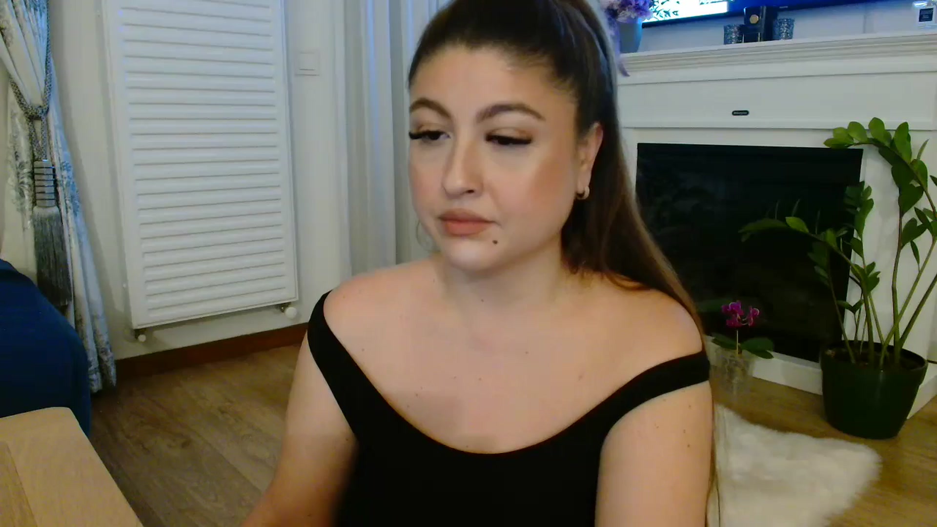 Gallery image thumbnail from SamyraX's myfreecams stream on, 02/25/2026, 17:42 image 5 of 20