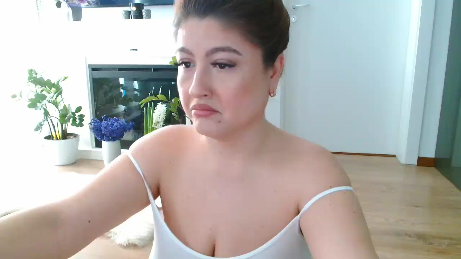 Gallery image thumbnail from SamyraX's myfreecams stream on, 03/06/2026, 17:01 image 5 of 20