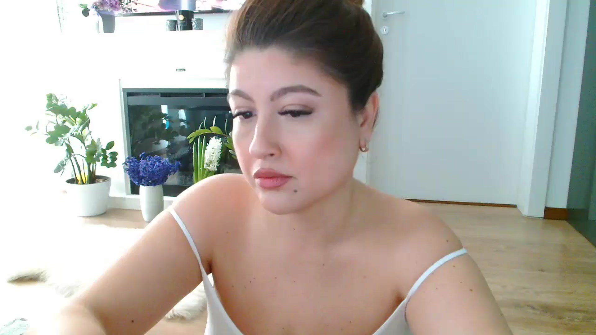 Gallery image thumbnail from SamyraX's myfreecams stream on, 03/06/2026, 17:01 image 8 of 20