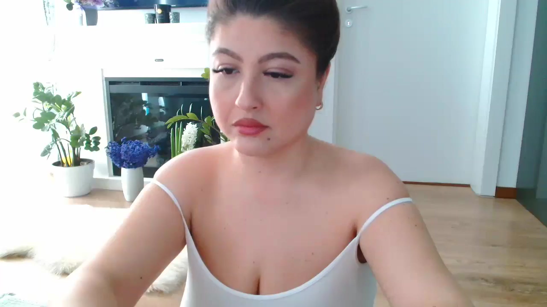 Gallery image thumbnail from SamyraX's myfreecams stream on, 03/06/2026, 17:01 image 1 of 20