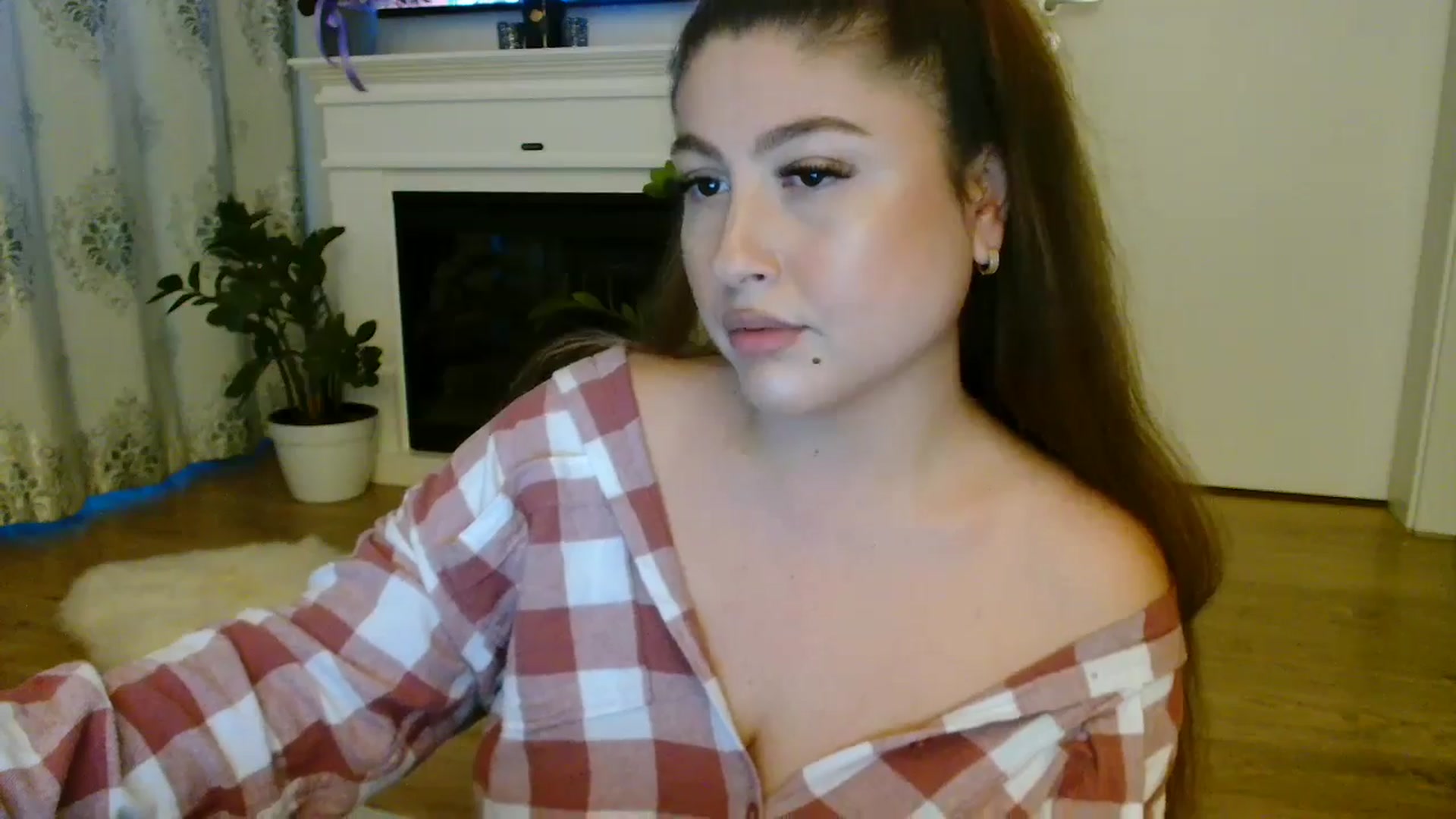 Gallery image thumbnail from SamyraX's myfreecams stream on, 03/18/2026, 16:44 image 19 of 20