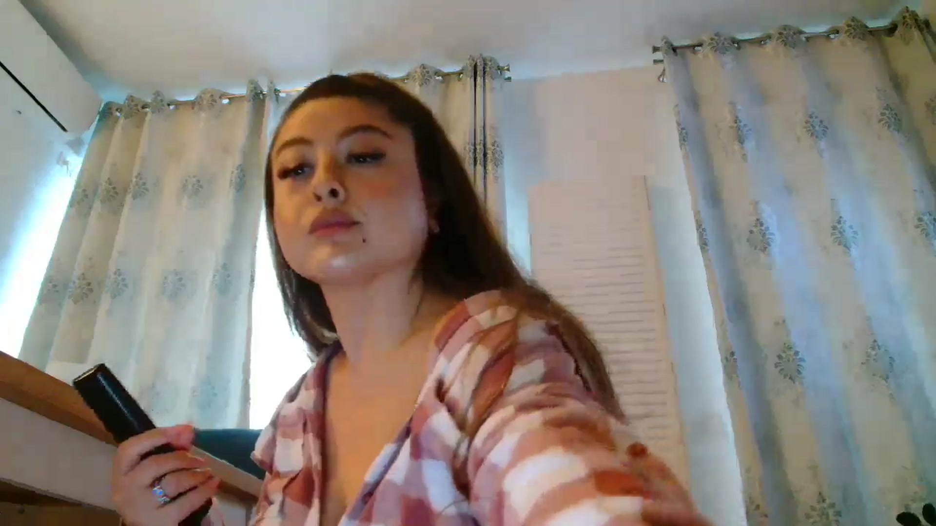 Gallery image thumbnail from SamyraX's myfreecams stream on, 03/18/2026, 16:44 image 16 of 20