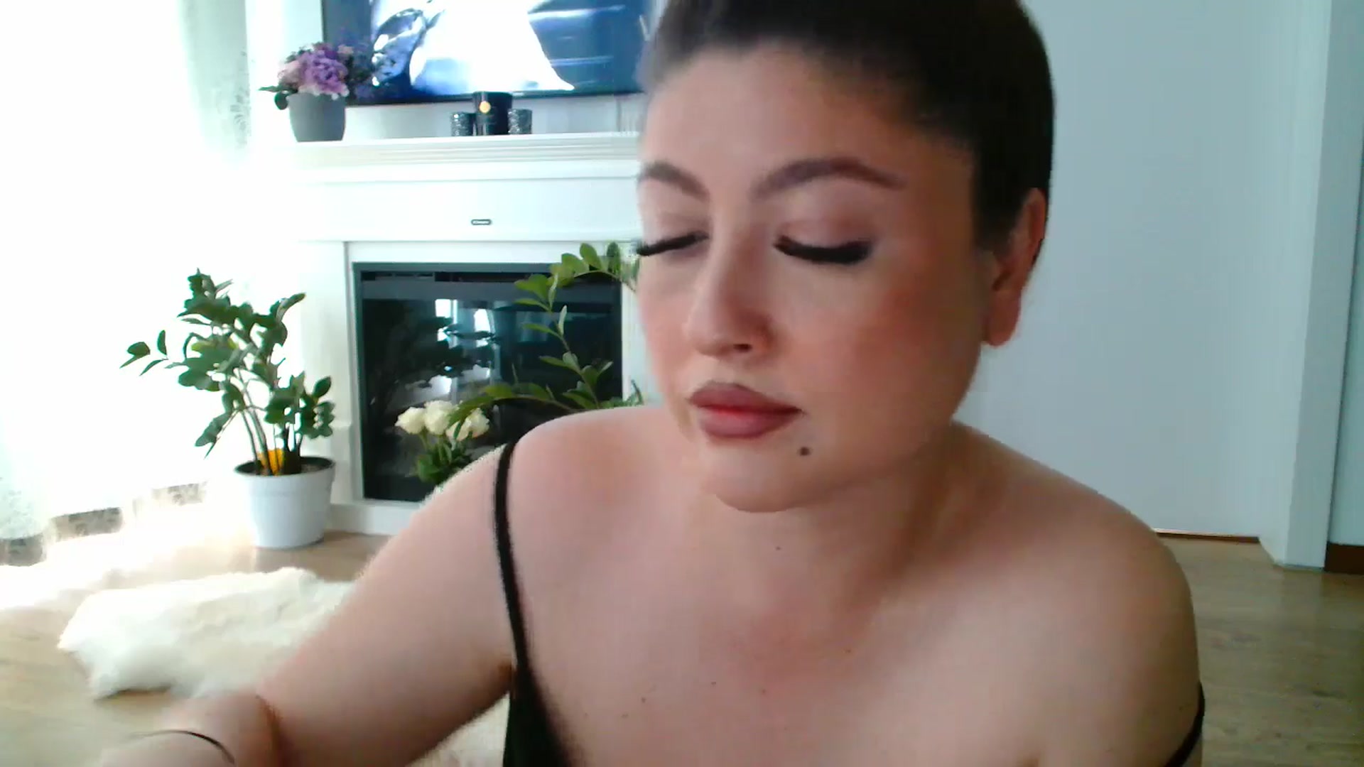 Gallery image thumbnail from SamyraX's myfreecams stream on, 04/15/2026, 16:22 image 4 of 20