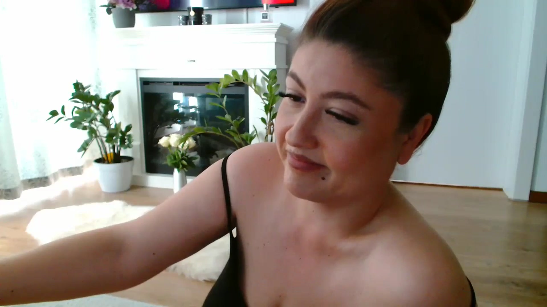 Gallery image thumbnail from SamyraX's myfreecams stream on, 04/15/2026, 16:22 image 10 of 20