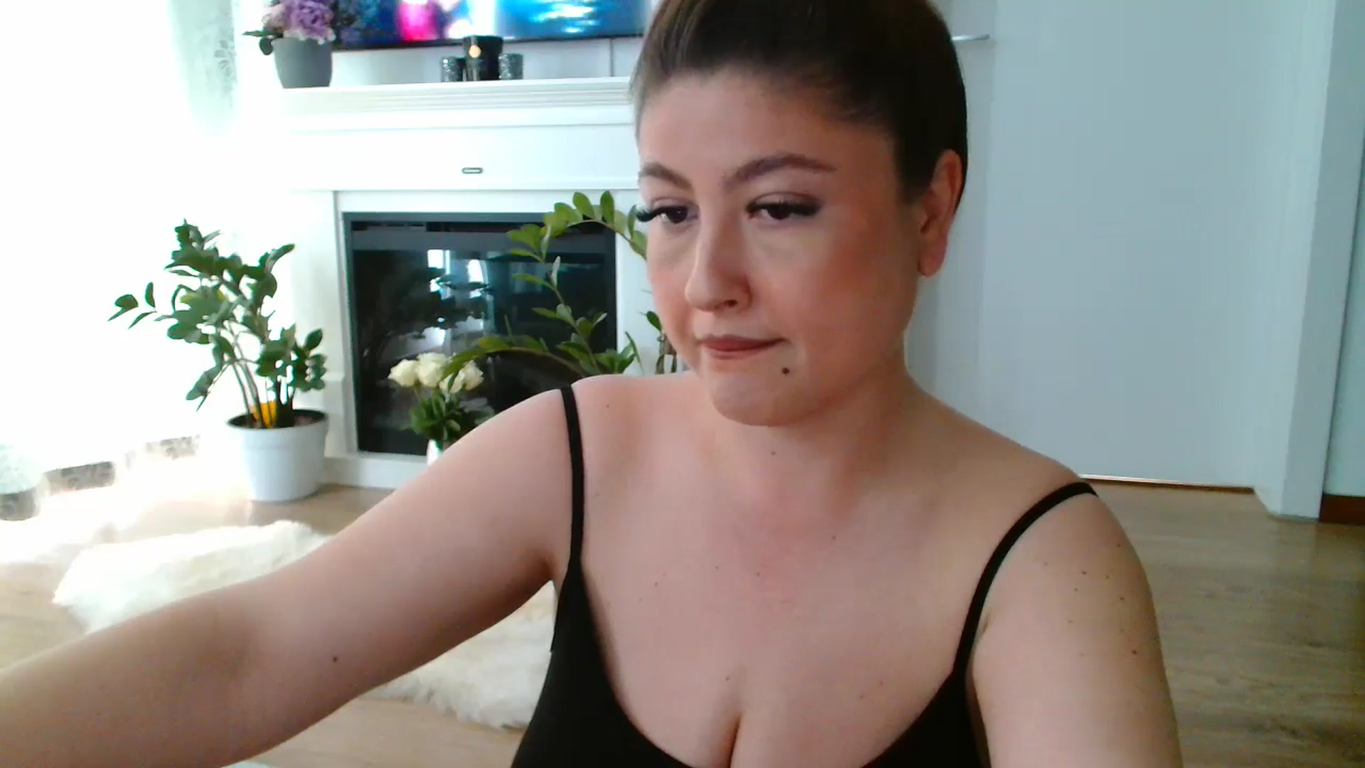 Gallery image thumbnail from SamyraX's myfreecams stream on, 04/15/2026, 16:22 image 3 of 20