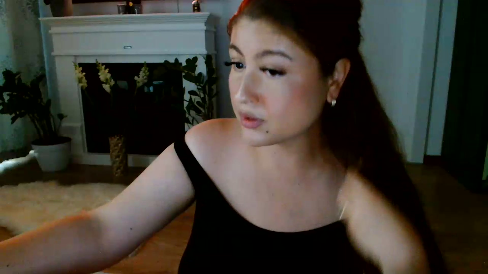 Gallery image thumbnail from SamyraX's myfreecams stream on, 06/09/2026, 16:32 image 6 of 20