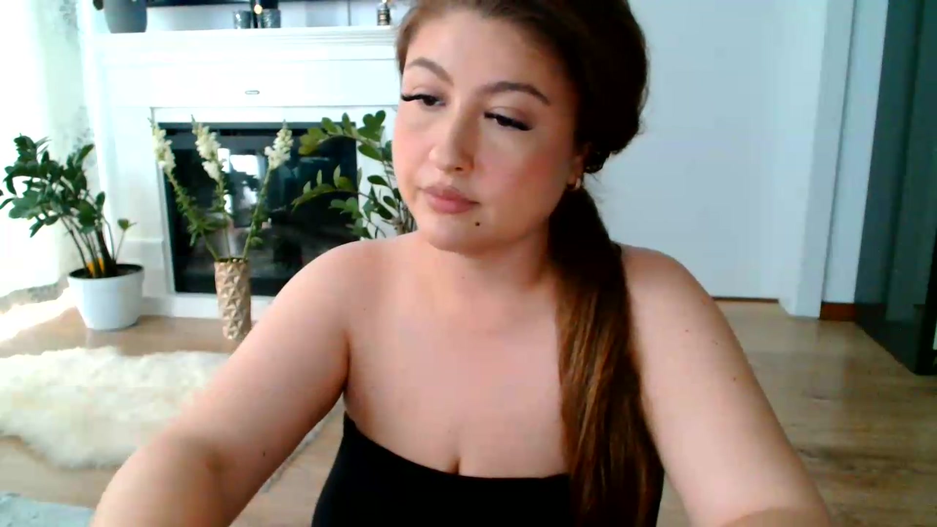 Gallery image thumbnail from SamyraX's myfreecams stream on, 06/09/2026, 16:32 image 13 of 20