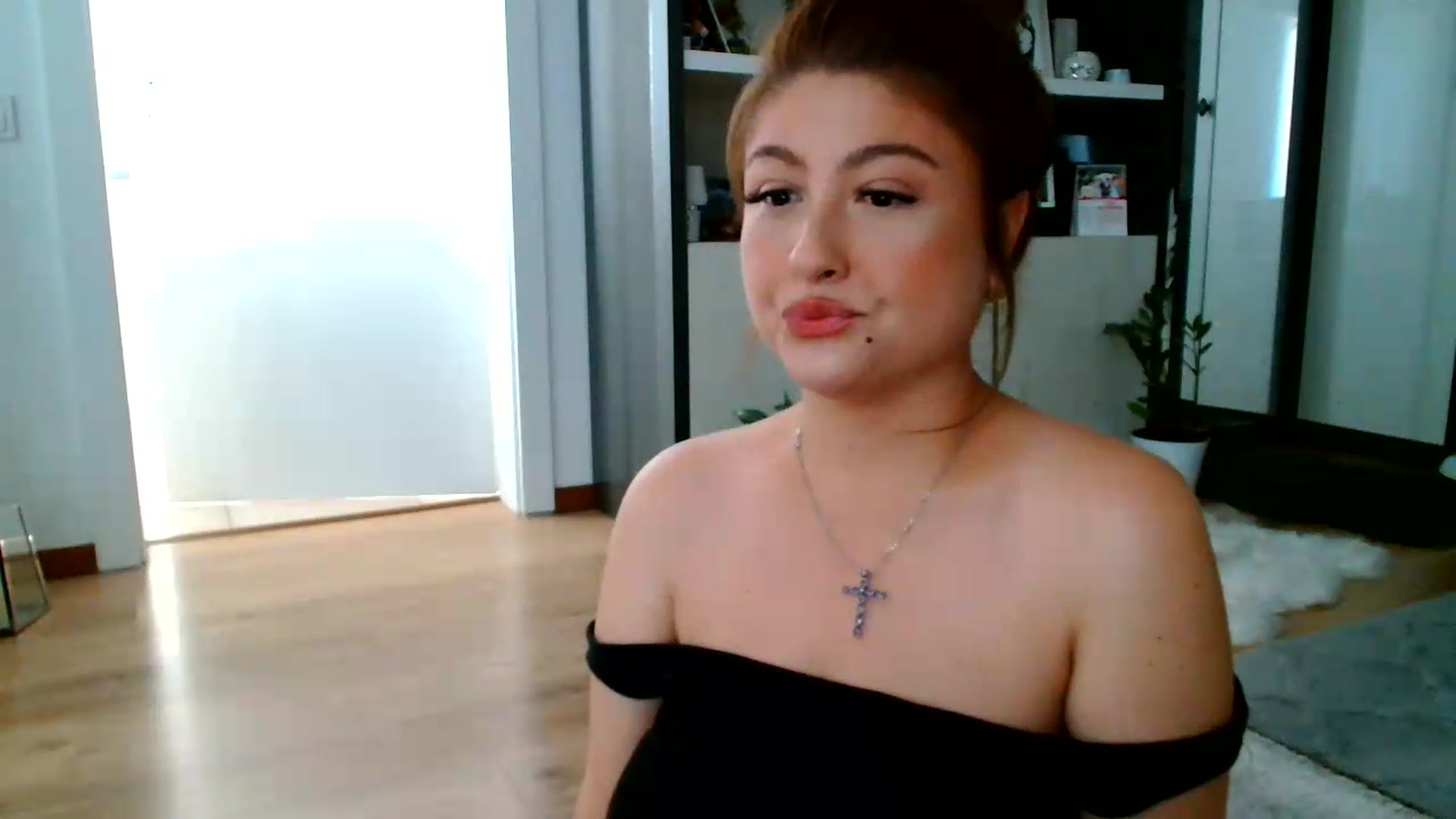 Gallery image thumbnail from SamyraX's myfreecams stream on, 06/14/2026, 15:35 image 2 of 20