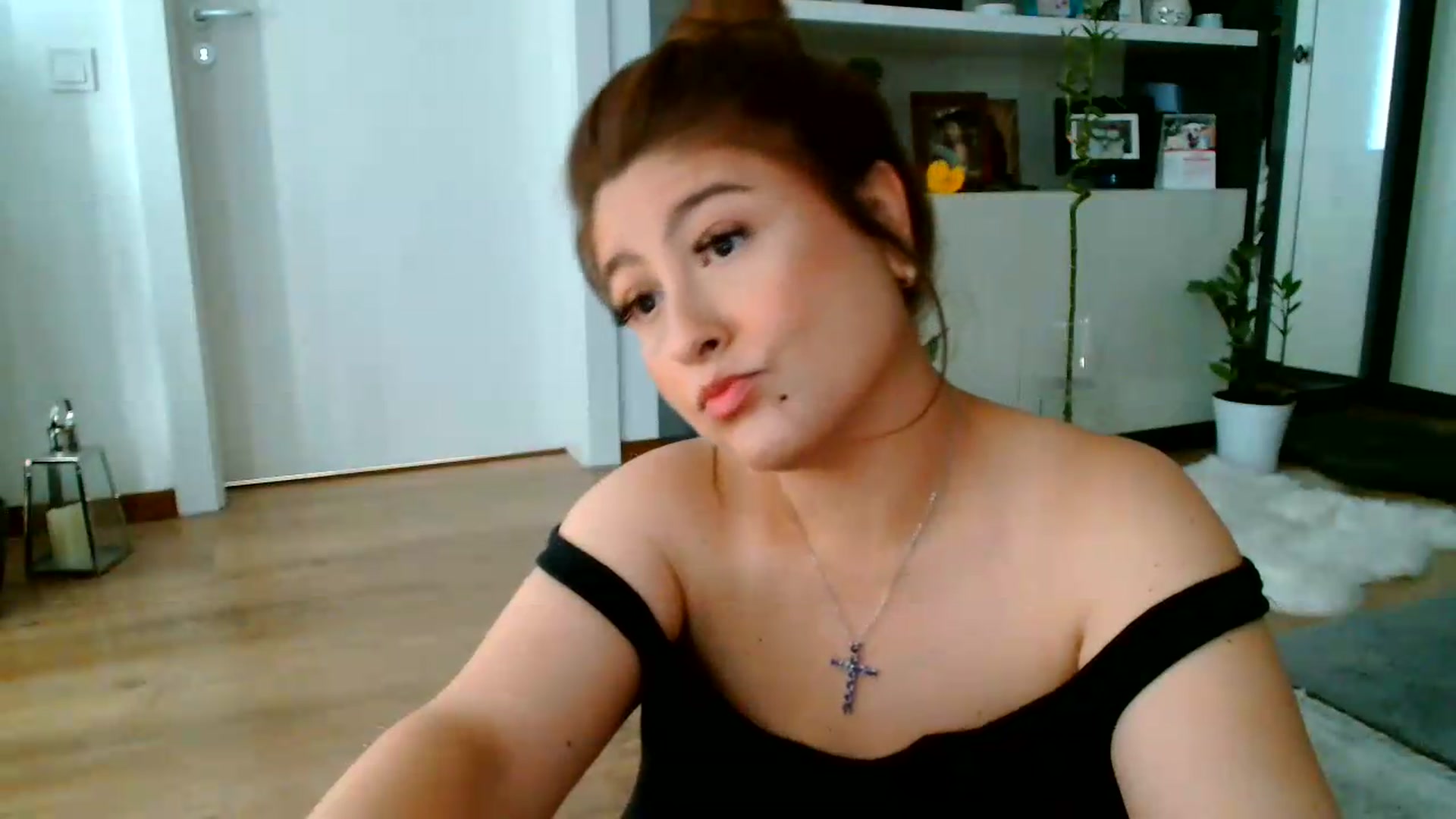Gallery image thumbnail from SamyraX's myfreecams stream on, 06/14/2026, 15:35 image 13 of 20