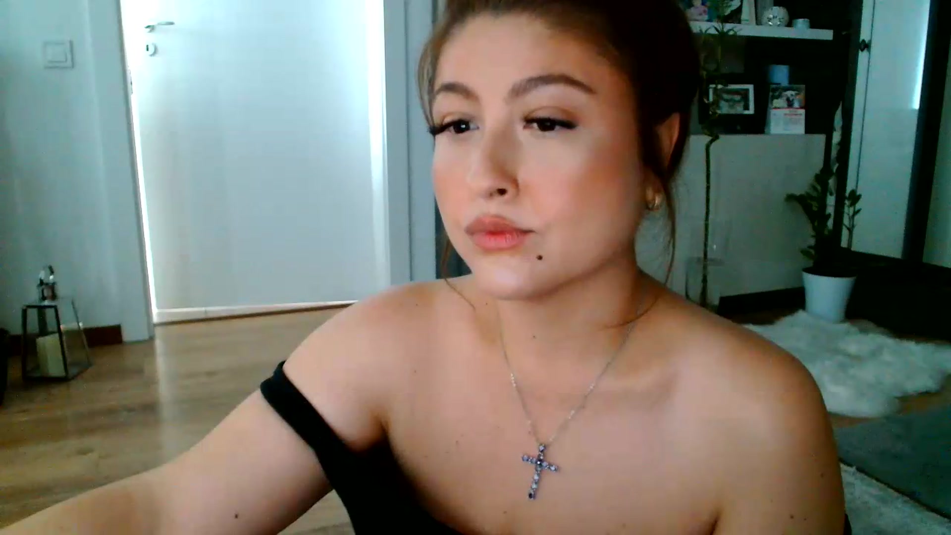 Gallery image thumbnail from SamyraX's myfreecams stream on, 06/14/2026, 15:35 image 20 of 20