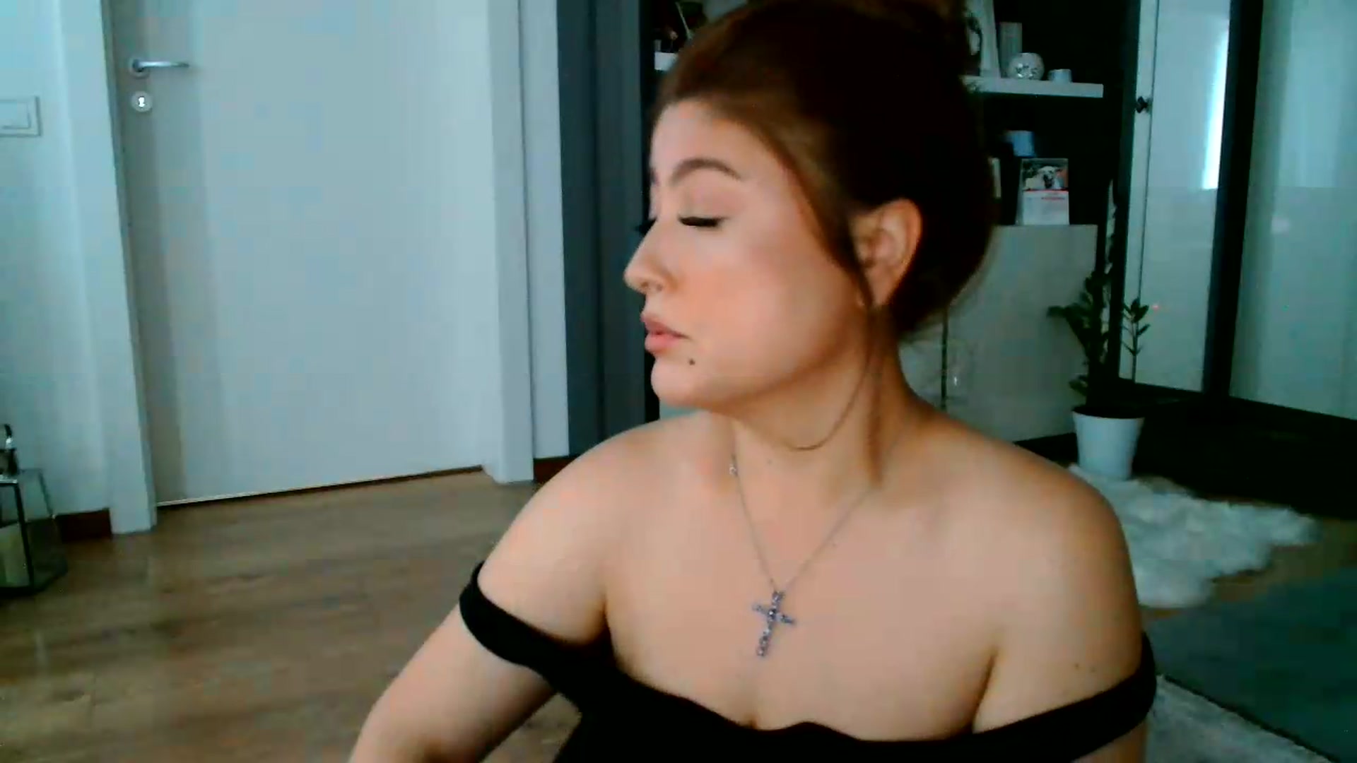 Gallery image thumbnail from SamyraX's myfreecams stream on, 06/14/2026, 15:35 image 10 of 20