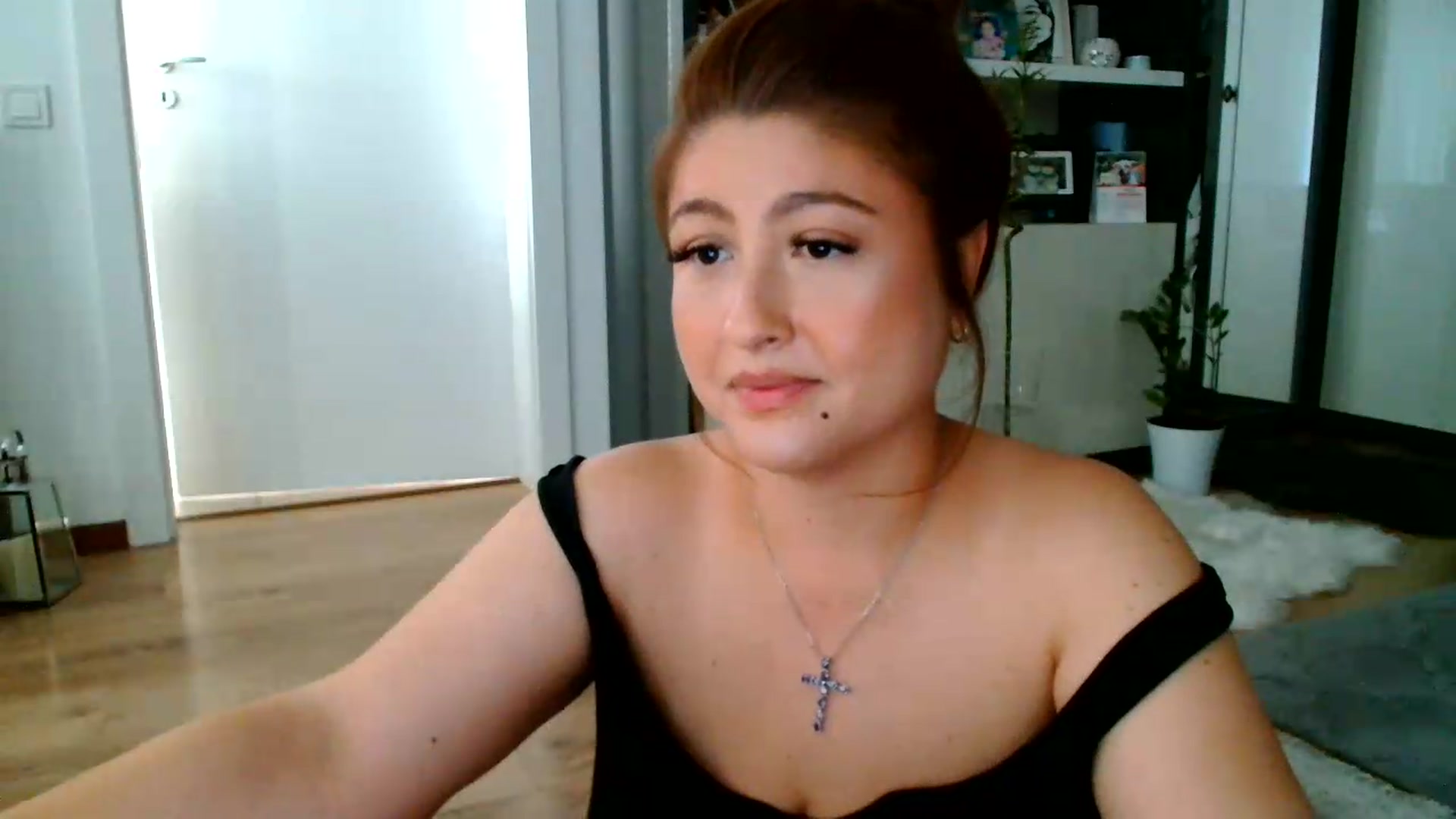Gallery image thumbnail from SamyraX's myfreecams stream on, 06/14/2026, 16:28 image 13 of 20