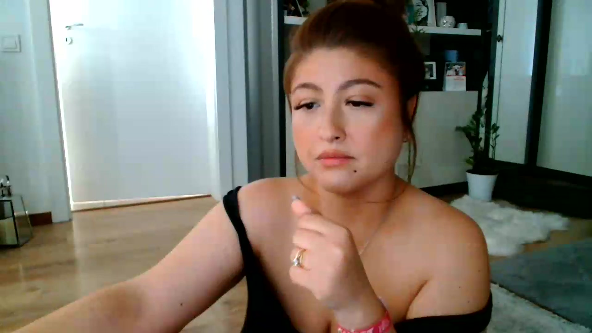 Gallery image thumbnail from SamyraX's myfreecams stream on, 06/14/2026, 16:28 image 12 of 20