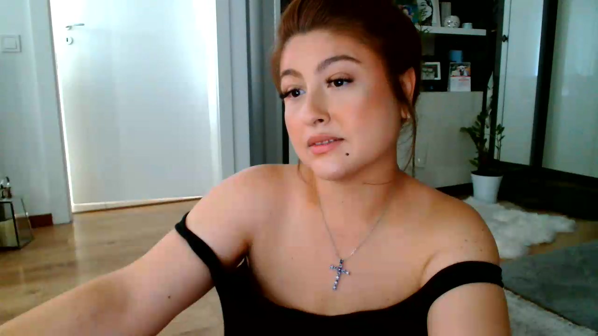 Gallery image thumbnail from SamyraX's myfreecams stream on, 06/14/2026, 16:28 image 4 of 20
