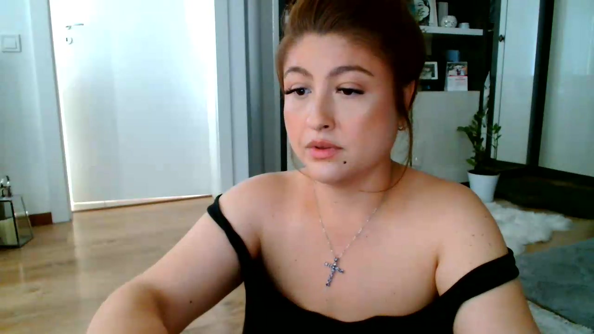 Gallery image thumbnail from SamyraX's myfreecams stream on, 06/14/2026, 16:28 image 17 of 20