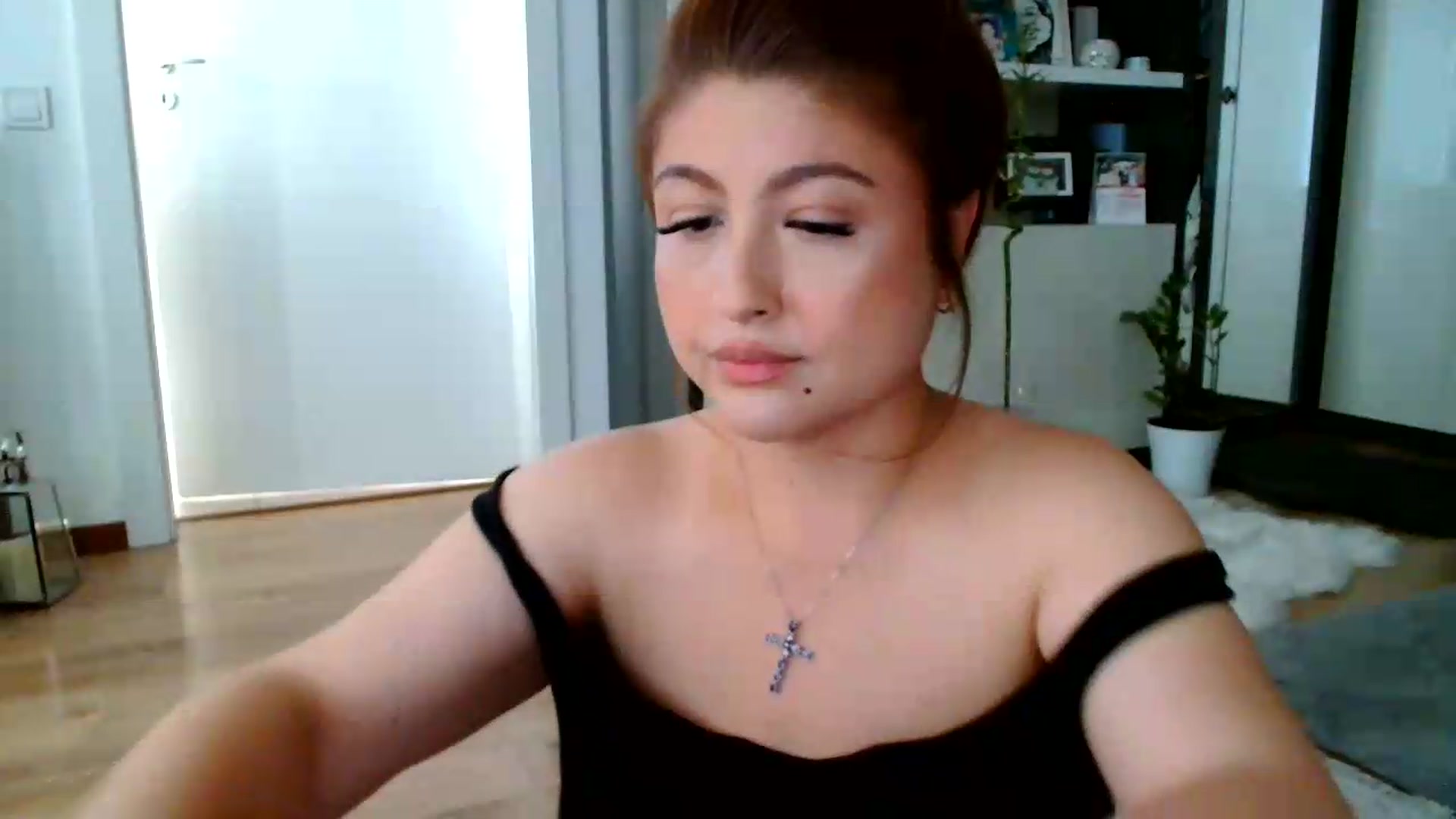 Gallery image thumbnail from SamyraX's myfreecams stream on, 06/14/2026, 16:28 image 18 of 20