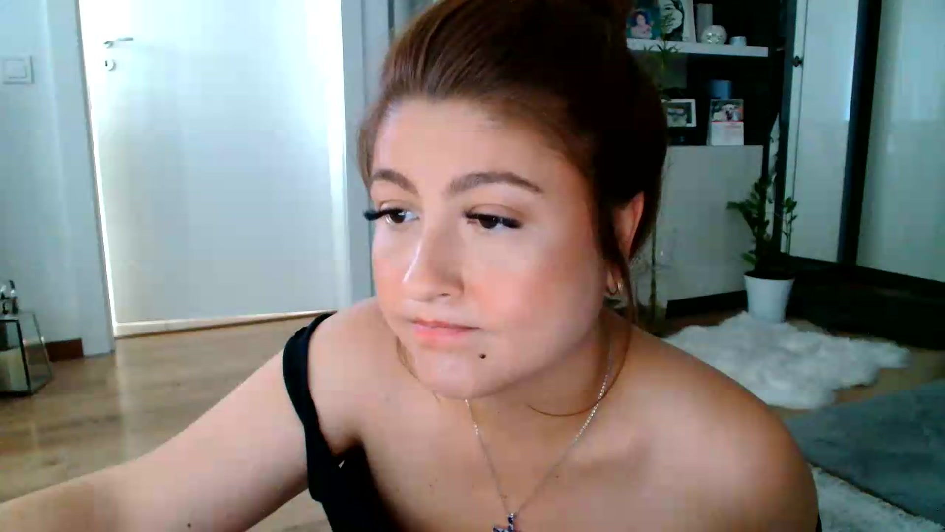 Gallery image thumbnail from SamyraX's myfreecams stream on, 06/14/2026, 16:28 image 10 of 20