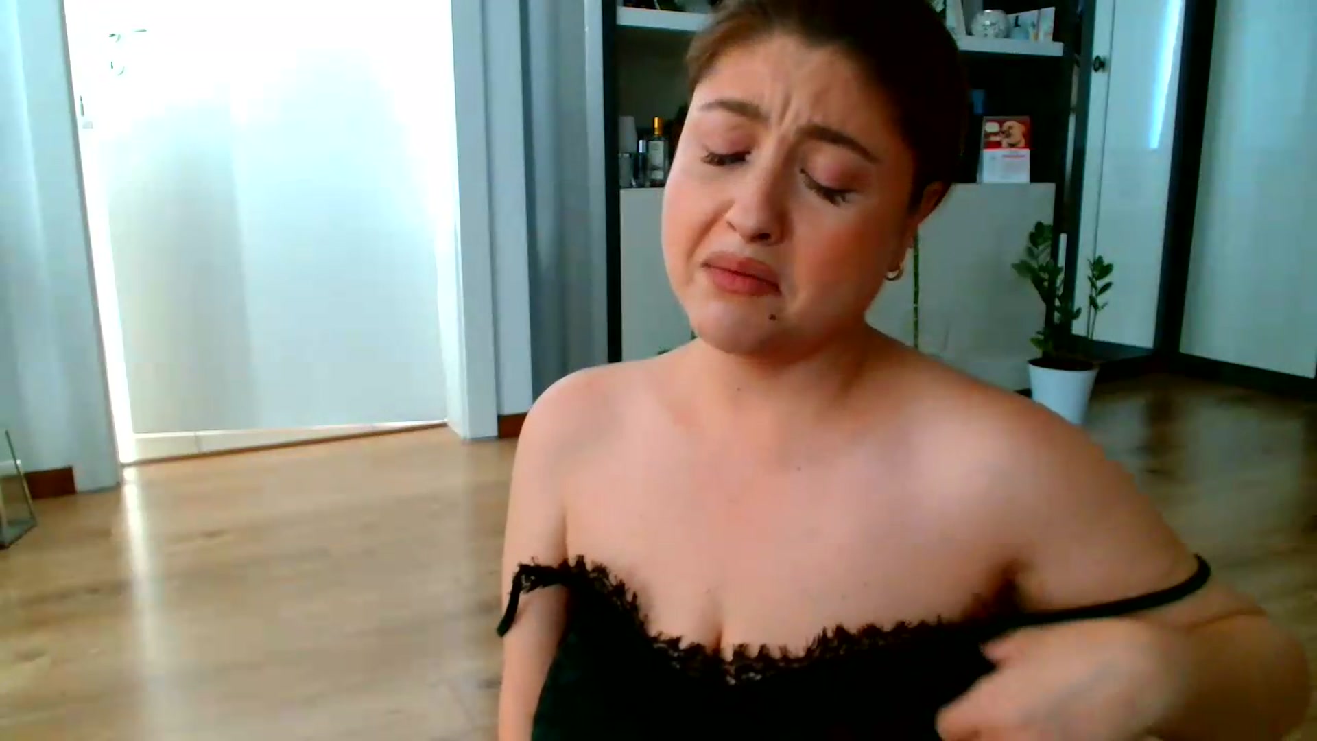Gallery image thumbnail from SamyraX's myfreecams stream on, 07/05/2026, 16:35 image 18 of 20
