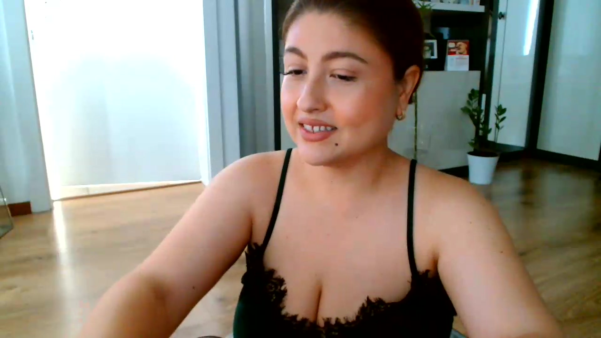 Gallery image thumbnail from SamyraX's myfreecams stream on, 07/05/2026, 16:35 image 8 of 20
