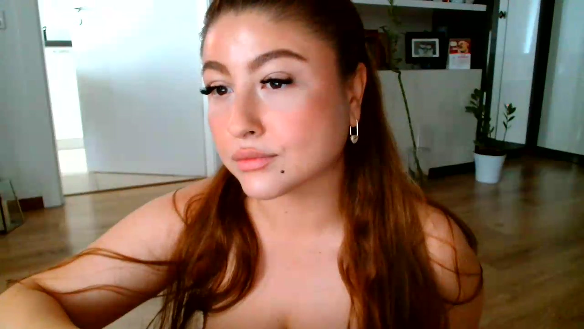Gallery image thumbnail from SamyraX's myfreecams stream on, 07/22/2026, 13:47 image 3 of 20