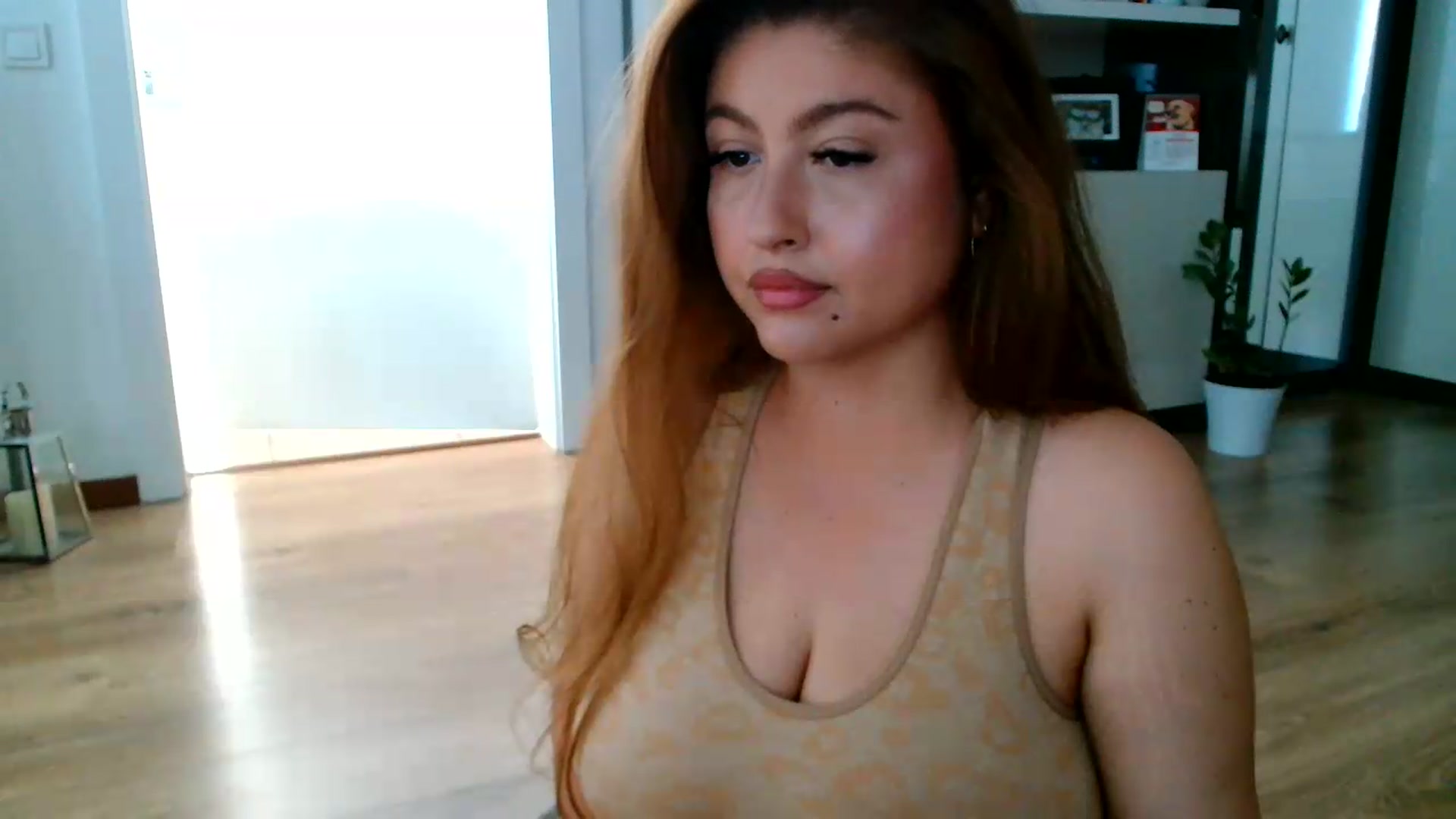 Gallery image thumbnail from SamyraX's myfreecams stream on, 07/29/2026, 14:33 image 16 of 20