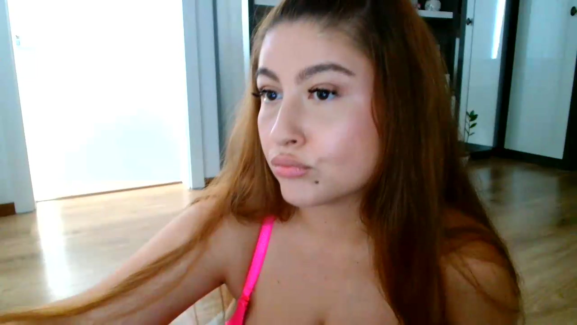 Gallery image thumbnail from SamyraX's myfreecams stream on, 08/30/2026, 13:39 image 16 of 20