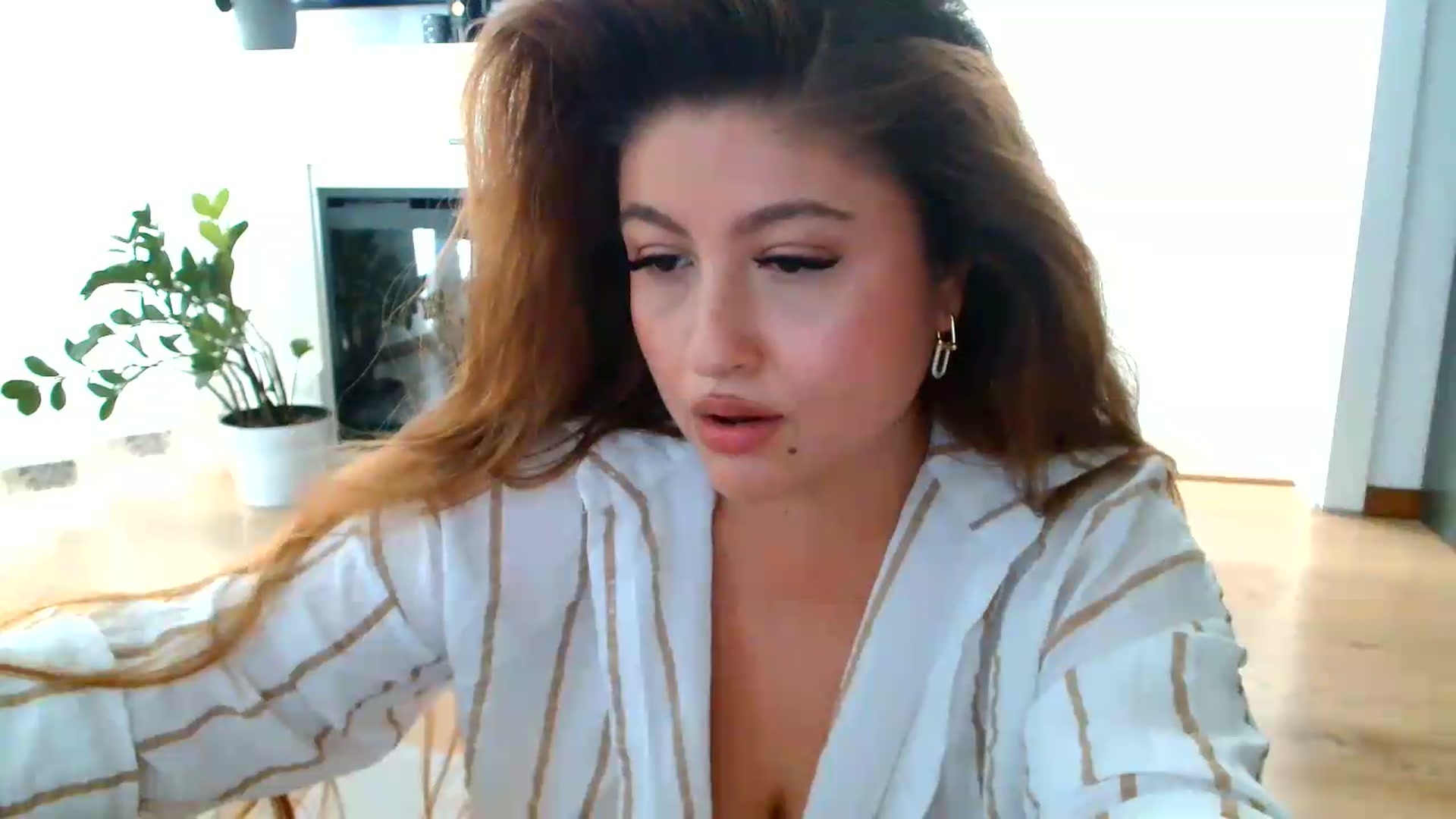 Gallery image thumbnail from SamyraX's myfreecams stream on, 09/05/2026, 15:30 image 17 of 20