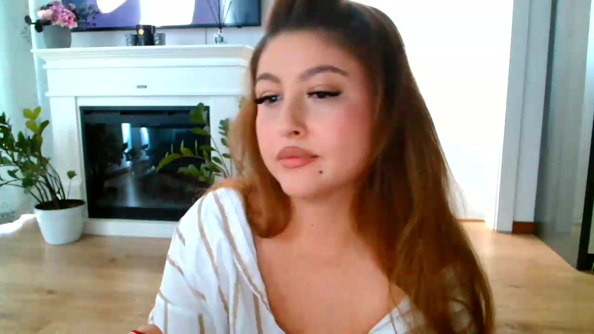 Gallery image thumbnail from SamyraX's myfreecams stream on, 09/05/2026, 15:30 image 2 of 20